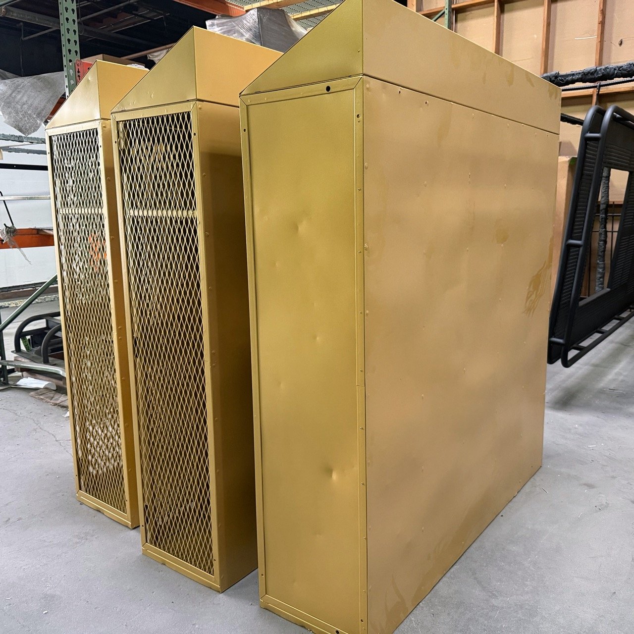 staygold-lockers-back Large.jpeg