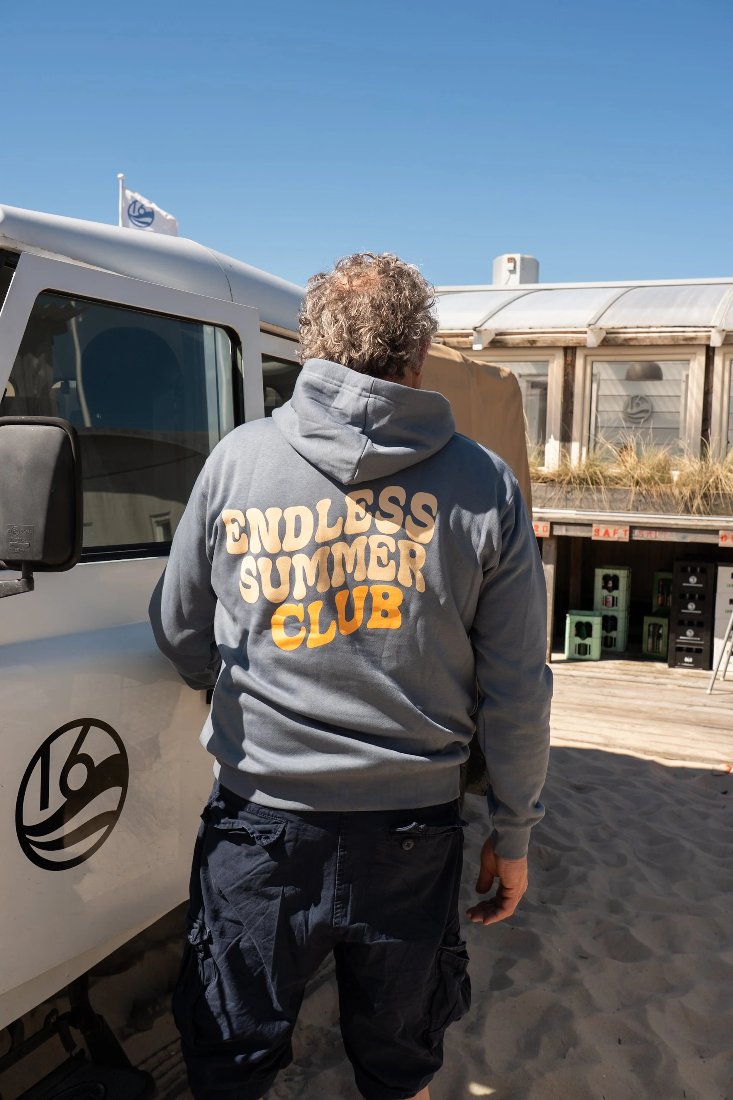 endless-summer-club-hoodie-baumwolle-oceanblue-back-defender.JPG