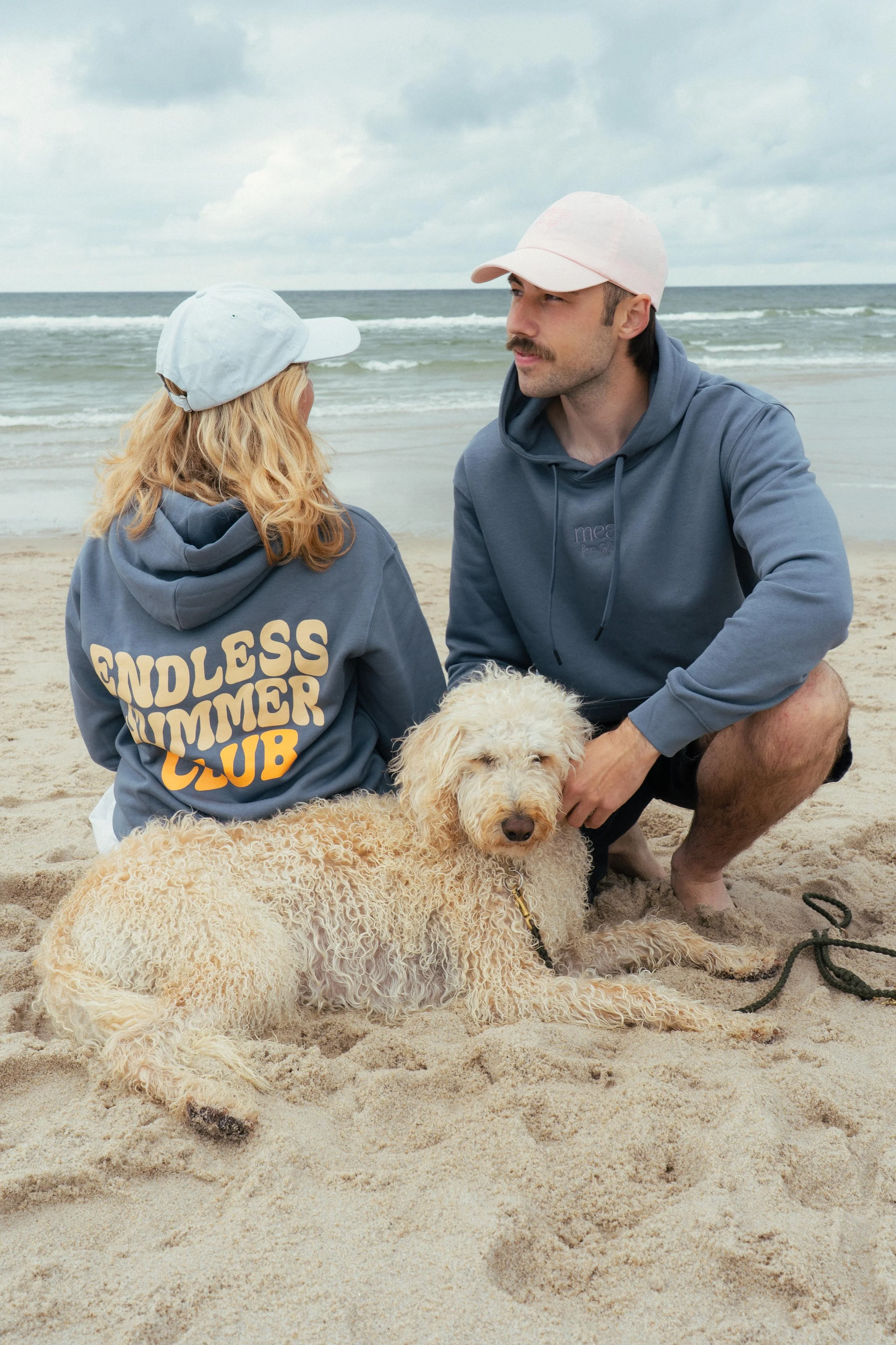 "endless summer club" Hoodie