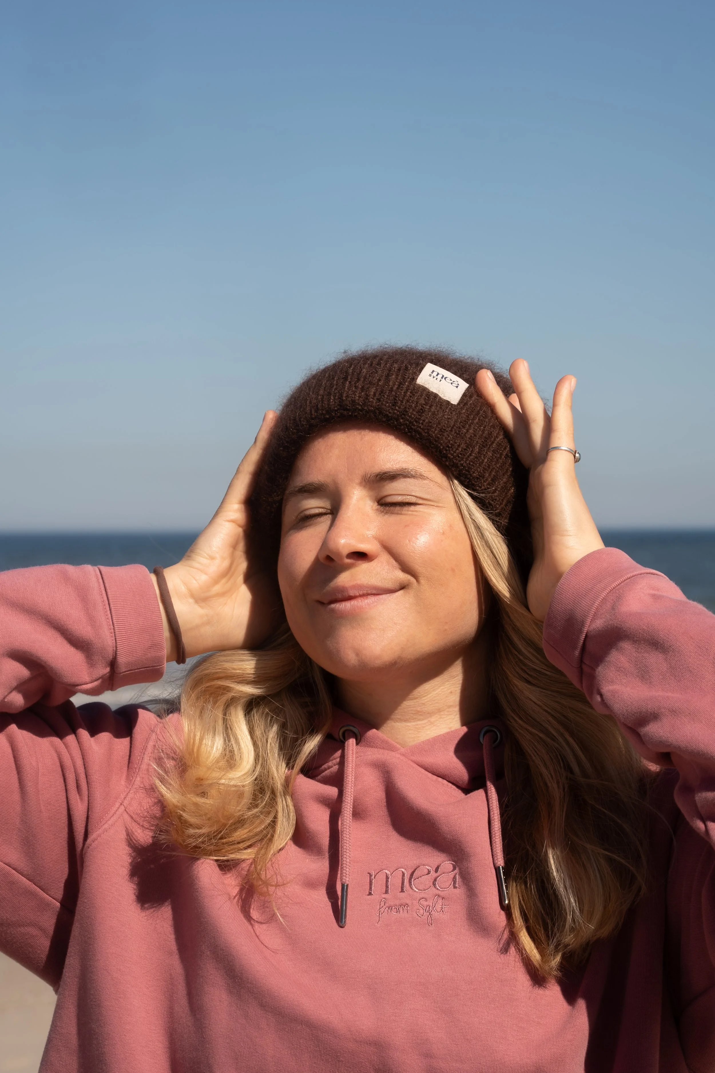 Beanie-Merinowolle-Mohair-Seide-choclate-brown-front.jpg