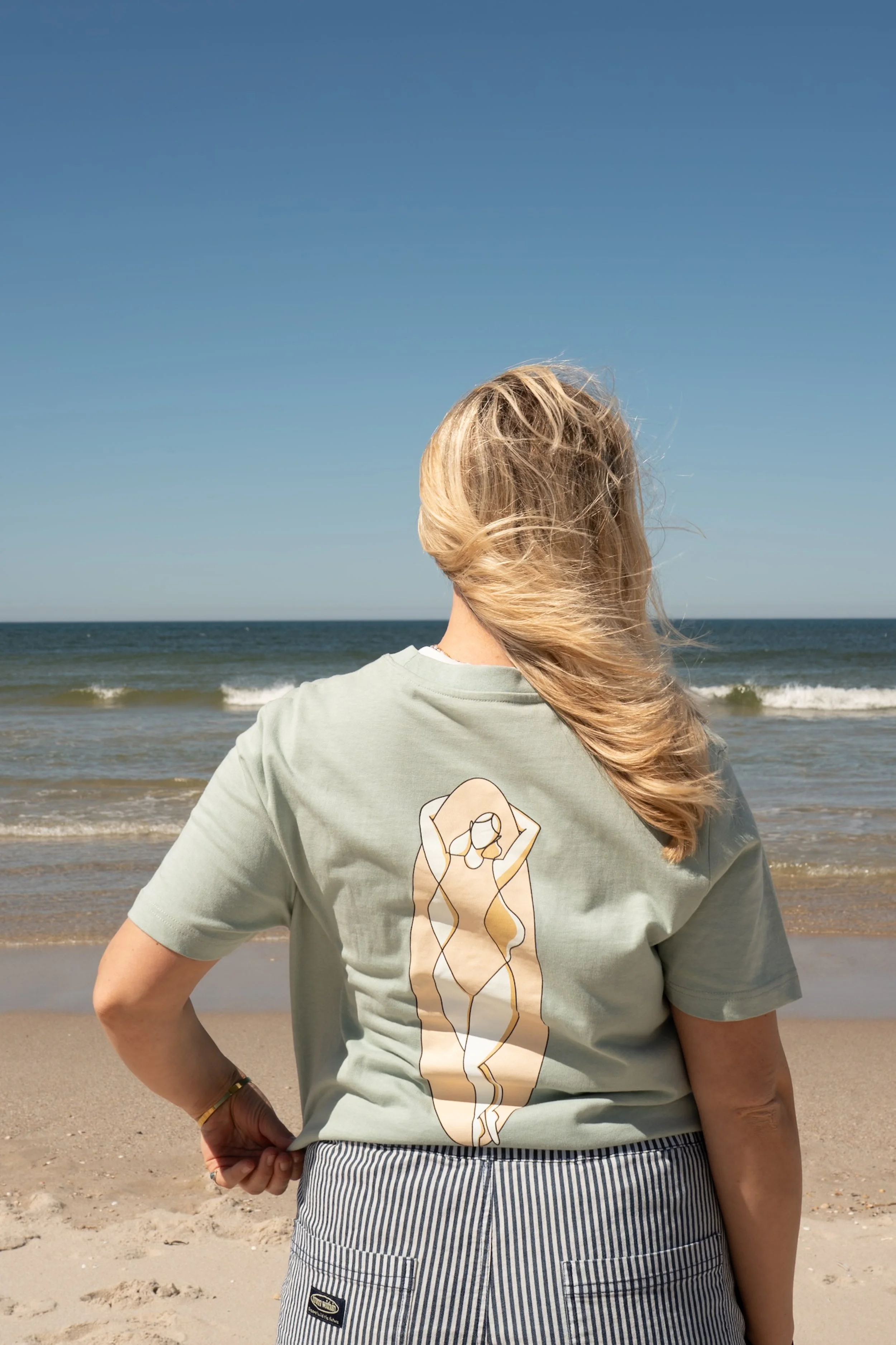 mea-surfer-girl-tee-baumwolle-aloe-back.jpg