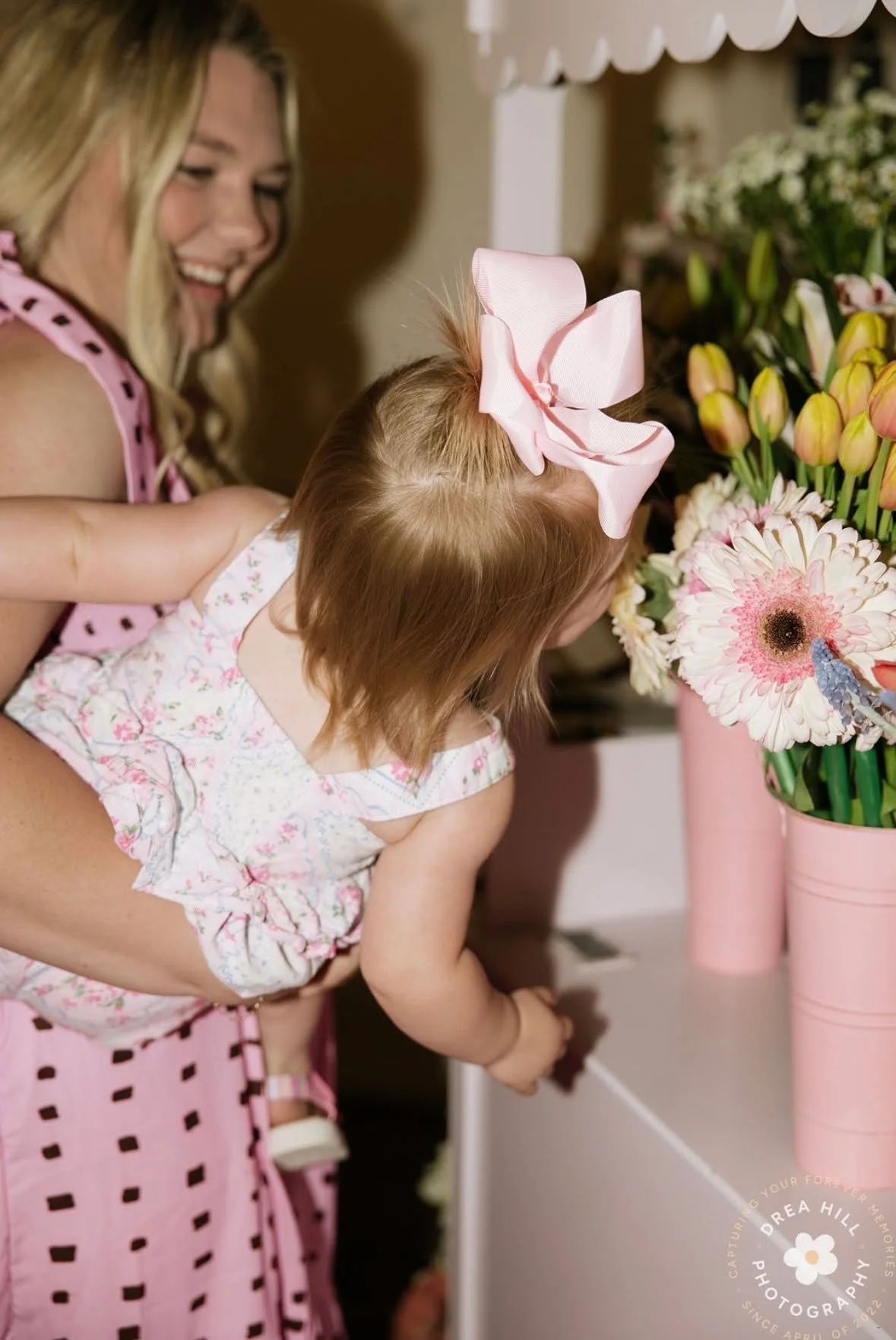 Getting to be a part of special events, meeting new people, and bringing smiles is what we love.  Our event cart has  been a popular item for events with flower bars!!! 
Venue: @thesharpsocial.co 
Photographer: @dreahillphotography 
Decor: @thebridal