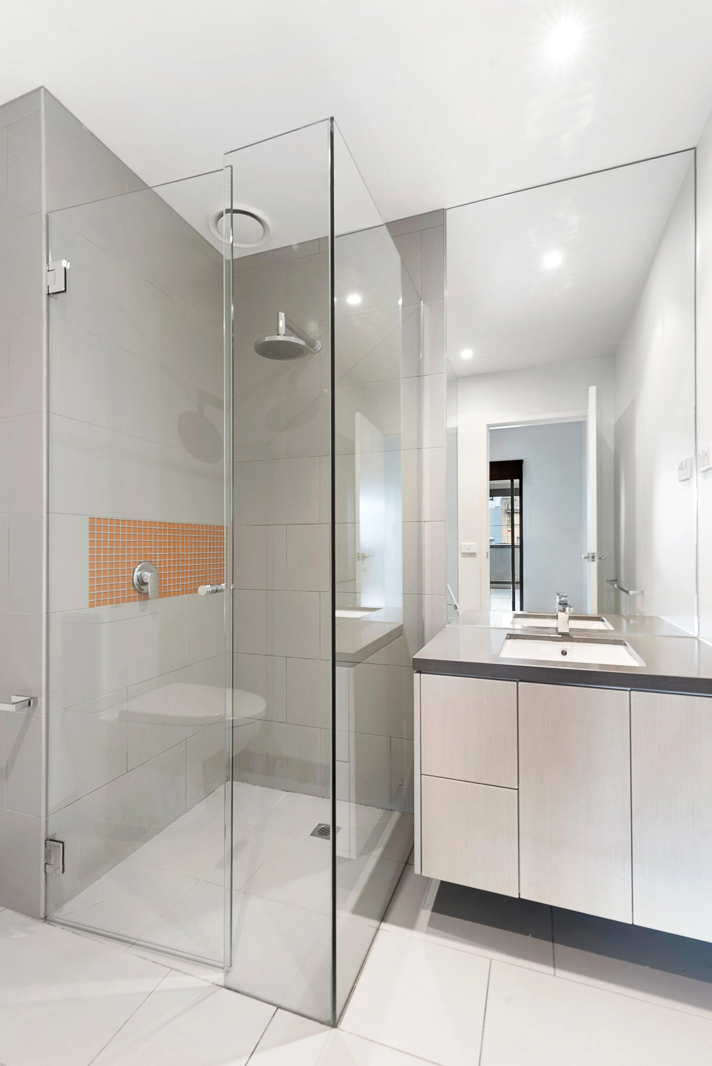 Bathroom remodeling by a licensed home improvement contractor, specializing in showers, toilets, bathtubs, tiling, waterproofing, repair, and installation. Serving Greater Chattanooga, Cleveland, Ooltewah, and Collegedale, Tennessee.