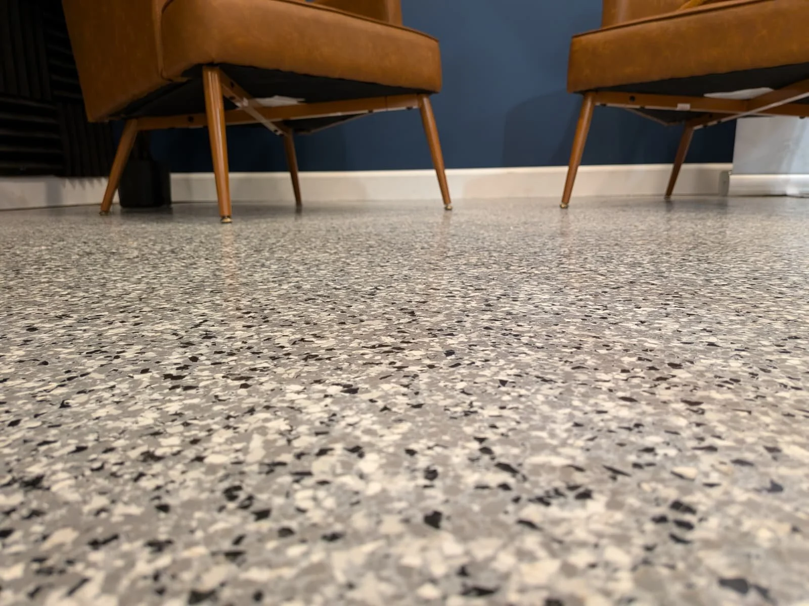 Epoxy floors for garages, businesses, stores, bathrooms, and more, installed by a licensed home improvement contractor with over 10 years of experience. Serving Greater Chattanooga, Cleveland, Ooltewah, and Collegedale, Tennessee.