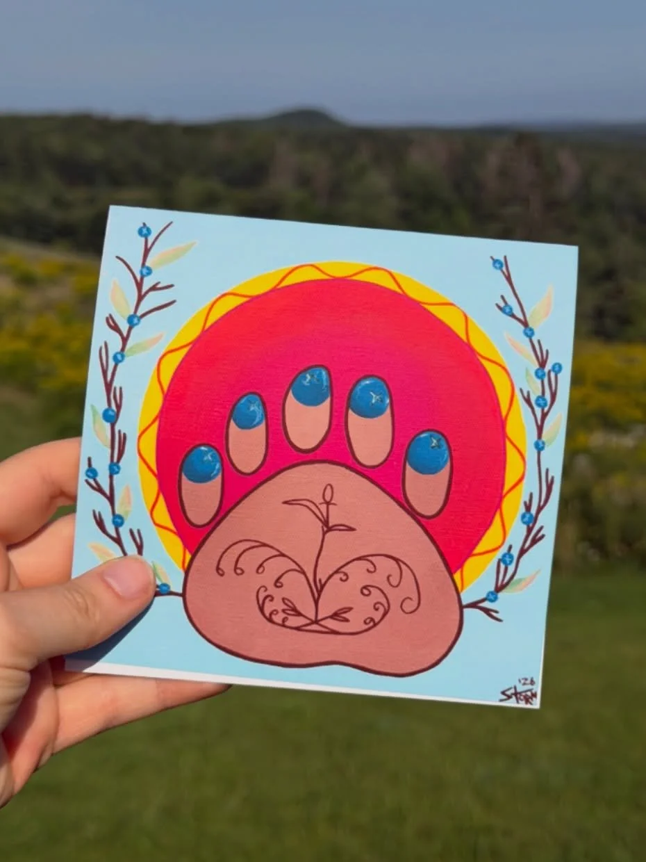 Blue Berry Bear cards are available 🐻🫐
+ fresh prints of my quilted series 🪡🧵

Thanks @merridethmacdonald for your printing expertise 🙂&zwj;↕️&hearts;️

#petroglyphs #blueberries #bearpaw #contemporaryindigenousart #pink