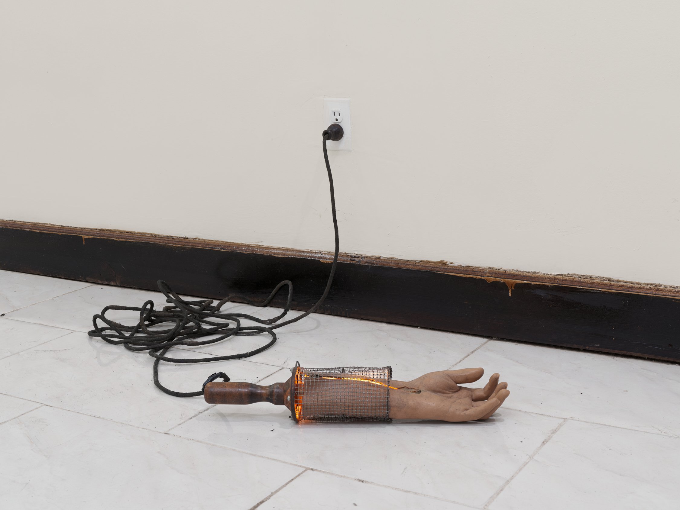 Jonah Dillon
Untitled, 2023
prosthetic hand, drop light dimensions variable