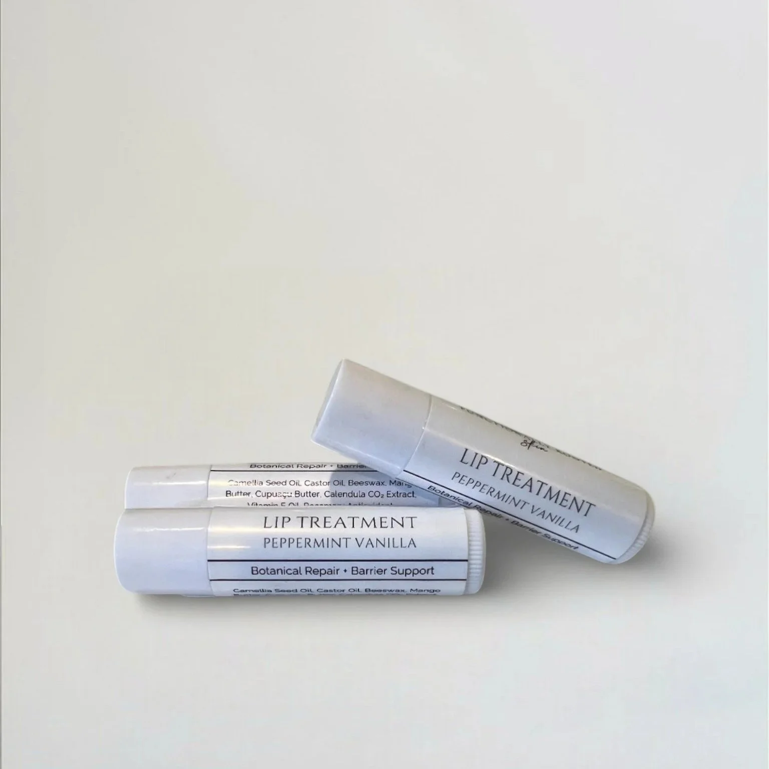 lip treatment for restoring and replenishing damaged lips