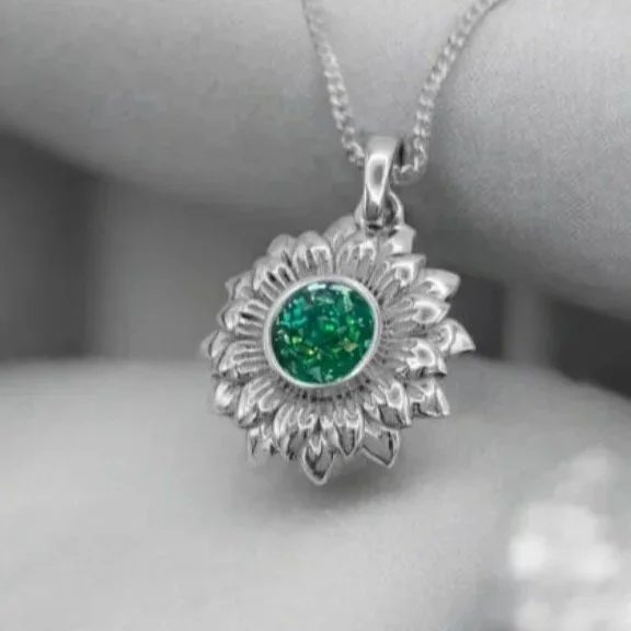 The Silver Sunflower Necklace
