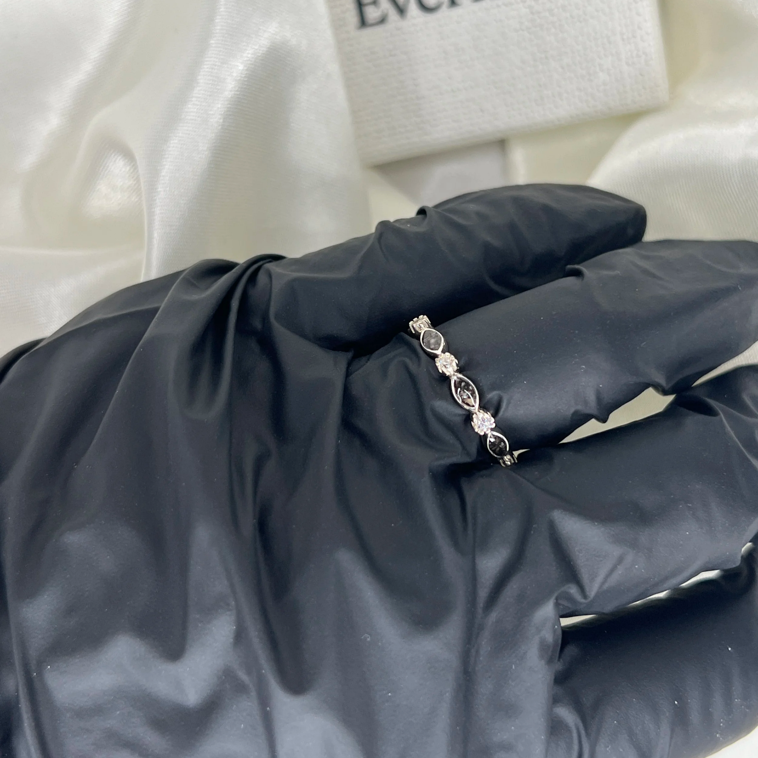 The Peanut Ring - Sized