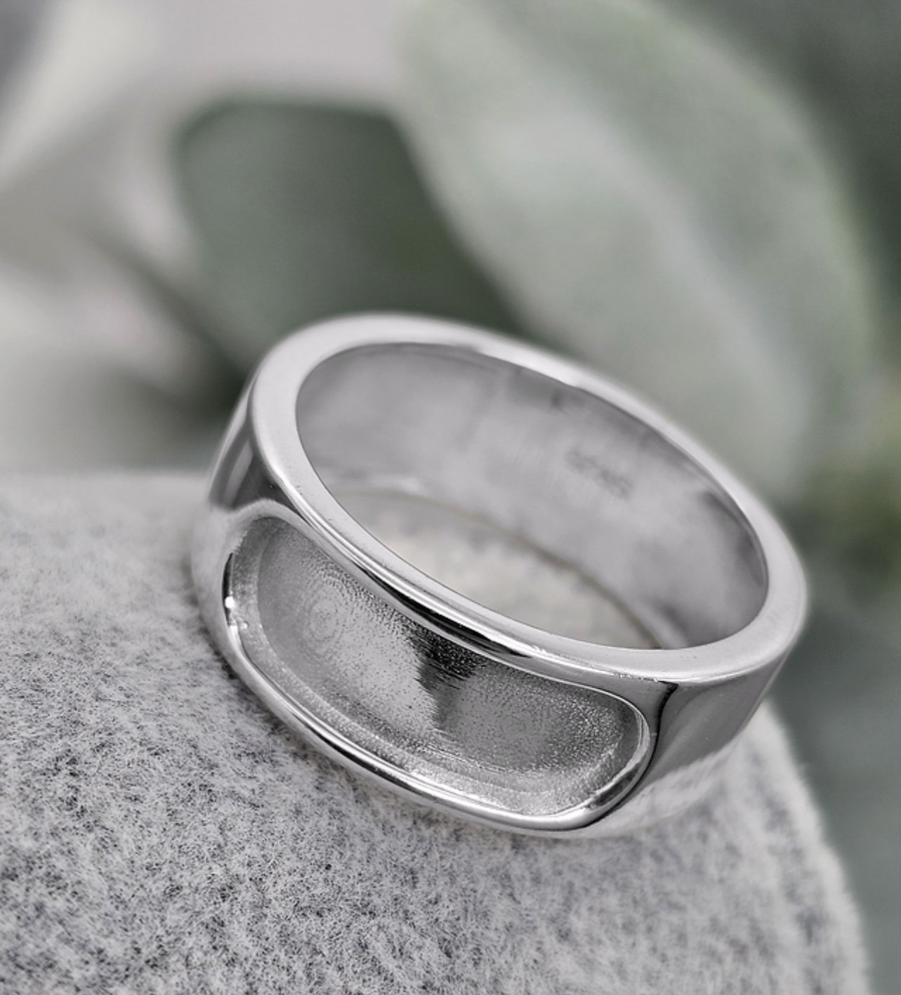 The Gents Rounded 8mm Channel Band