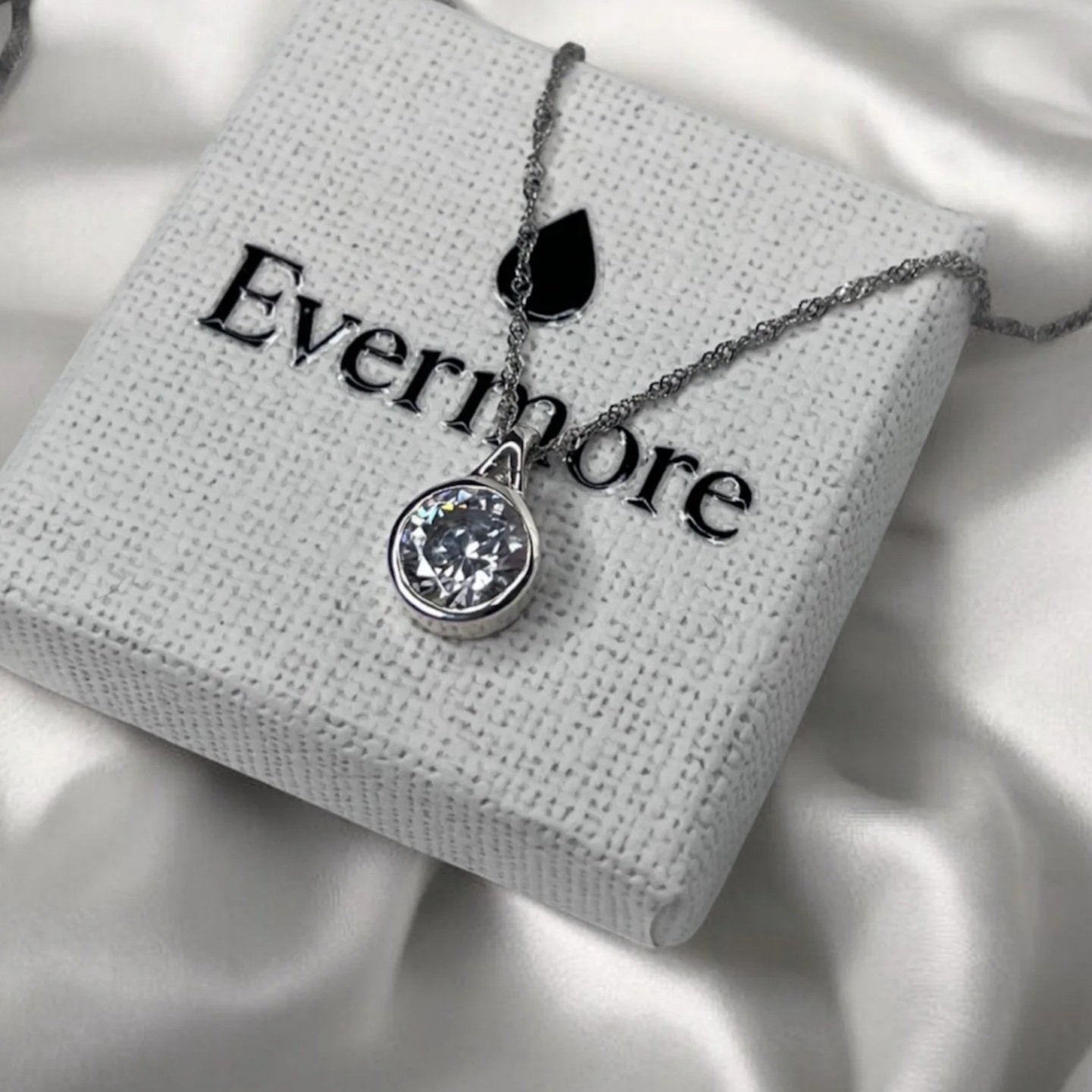 The Unseen Rounded Pendant