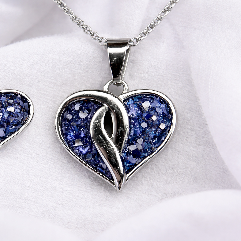 The crossover Heart Necklace - Stainless Steel