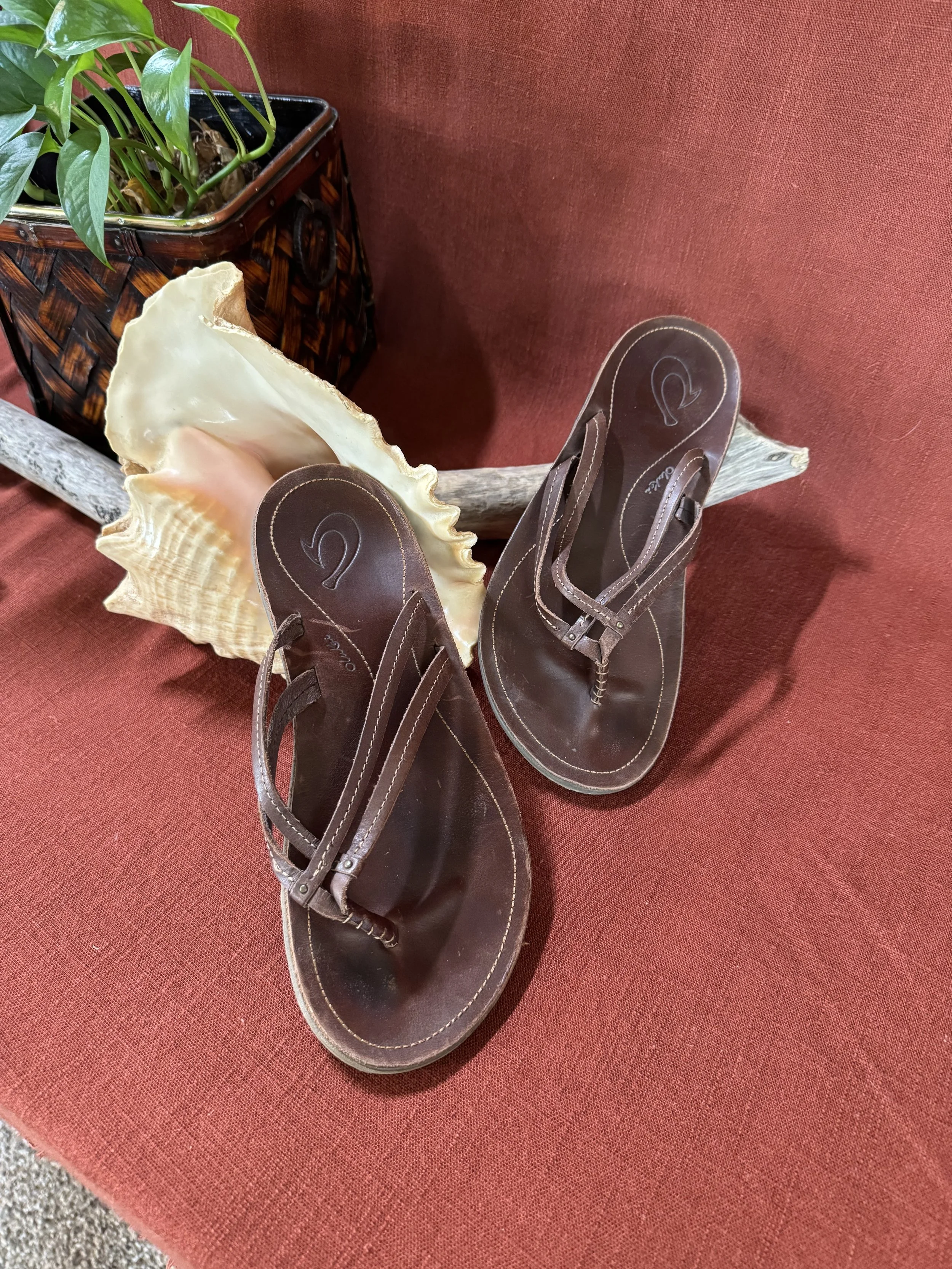 Olukai Leather Thongs