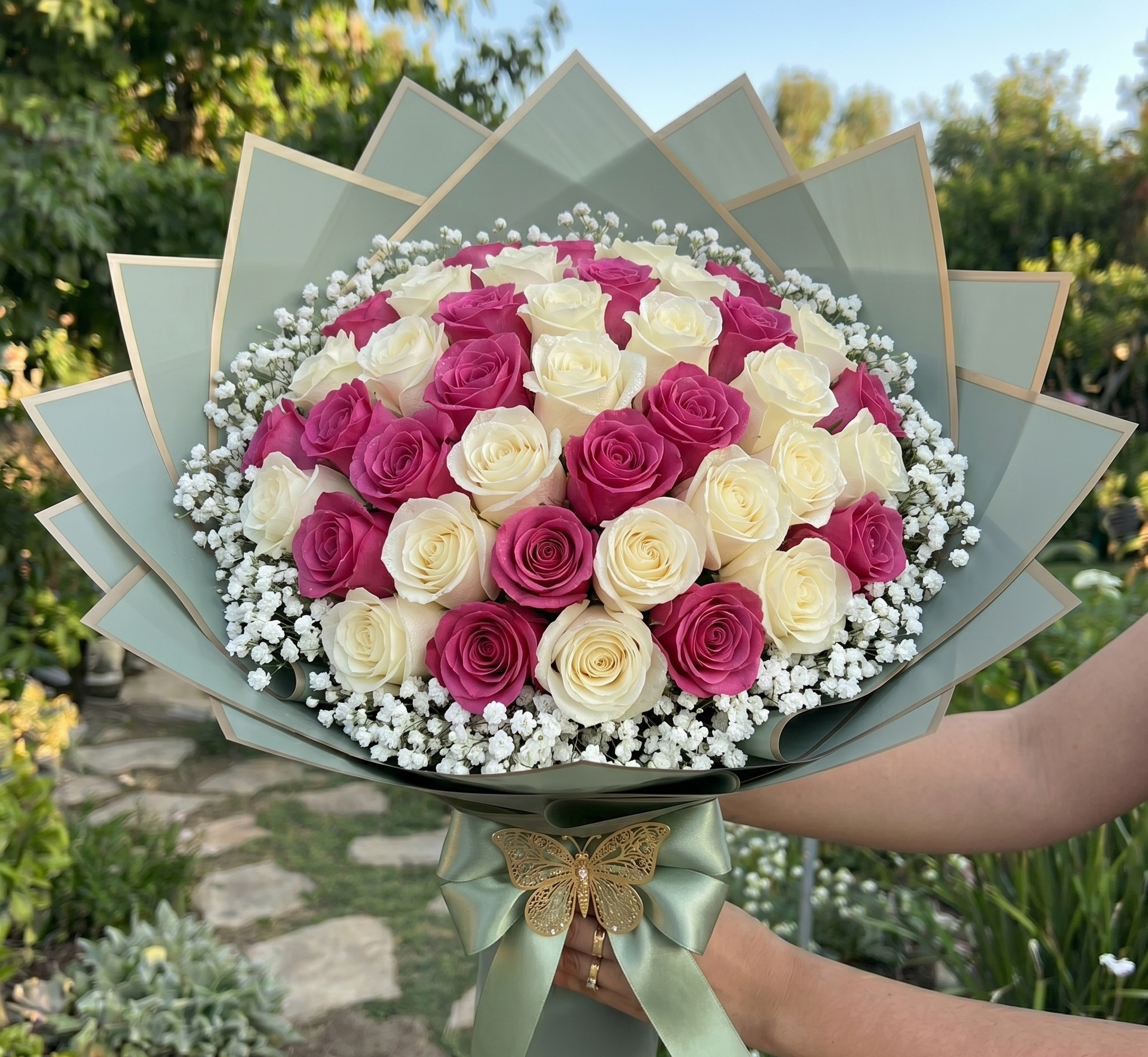 50 roses 2 colors.png