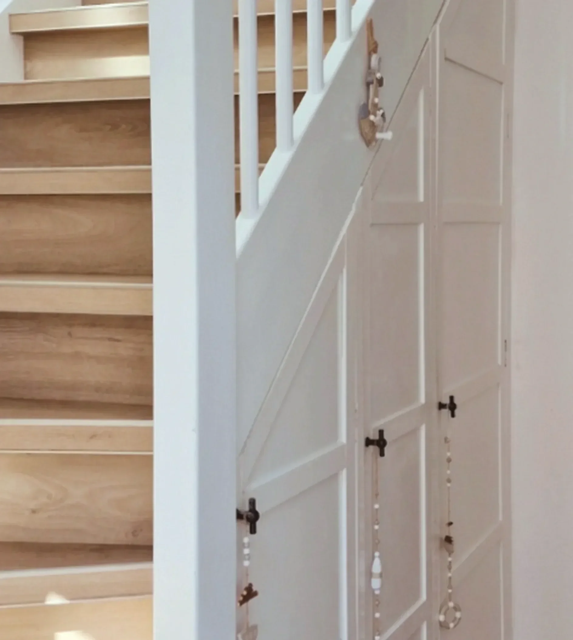 Opbergruimte onder de trap: van rommelhoek naar slimme trapkast