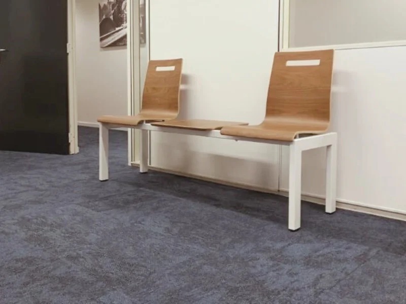 en-casa-kantoorverbouwing-wachtruimte-wachtbankje-select-uitzendbureau-uitgeest.webp