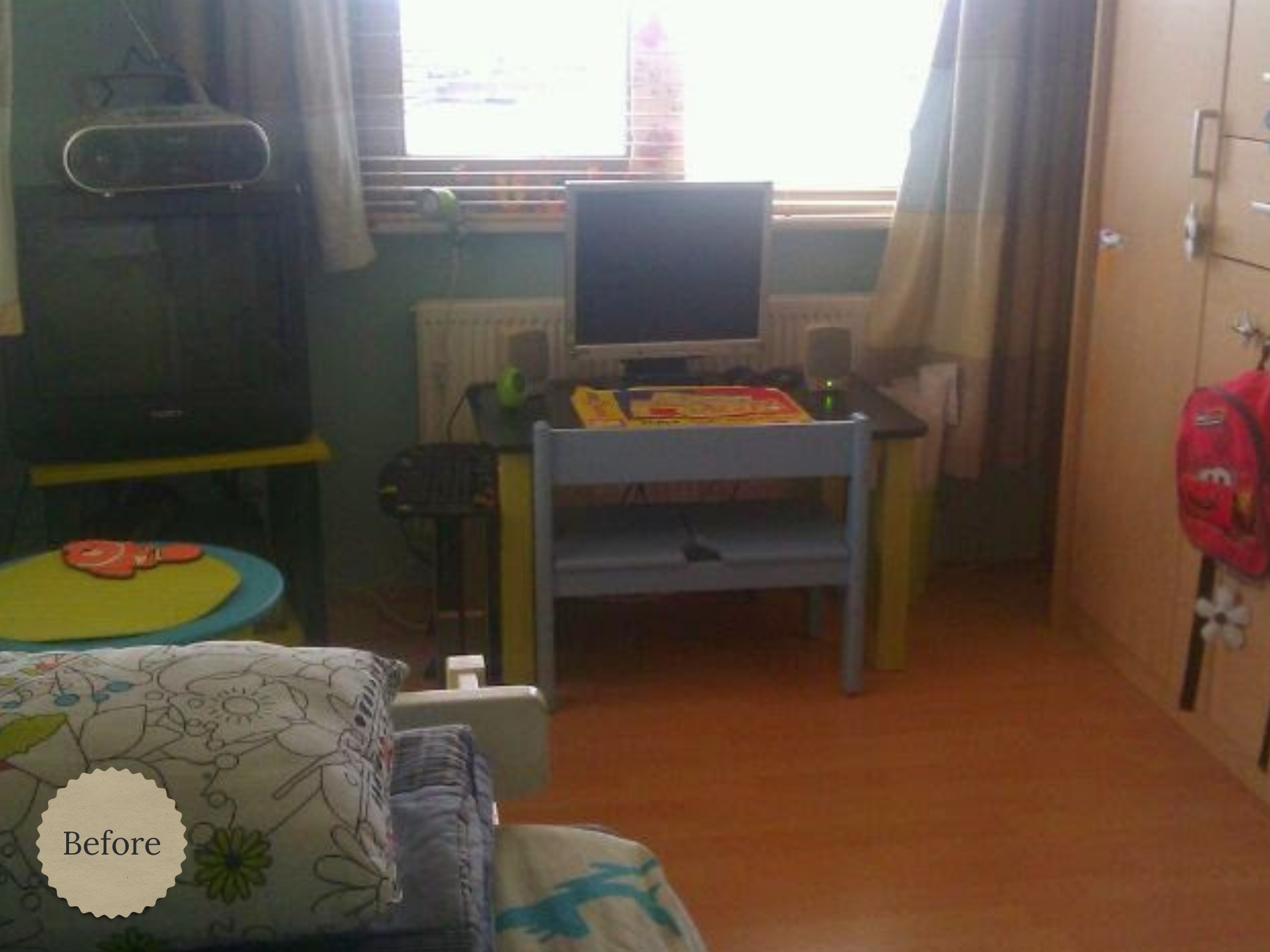 Before: bestaande situatie van de voormalige kinderkamer. De werkplek stond onder het raam en de ruimte had nog een speelse uitstraling. En-Casa bracht later rust en balans in de indeling, zodat de kamer volwassen en overzichtelijk werd.