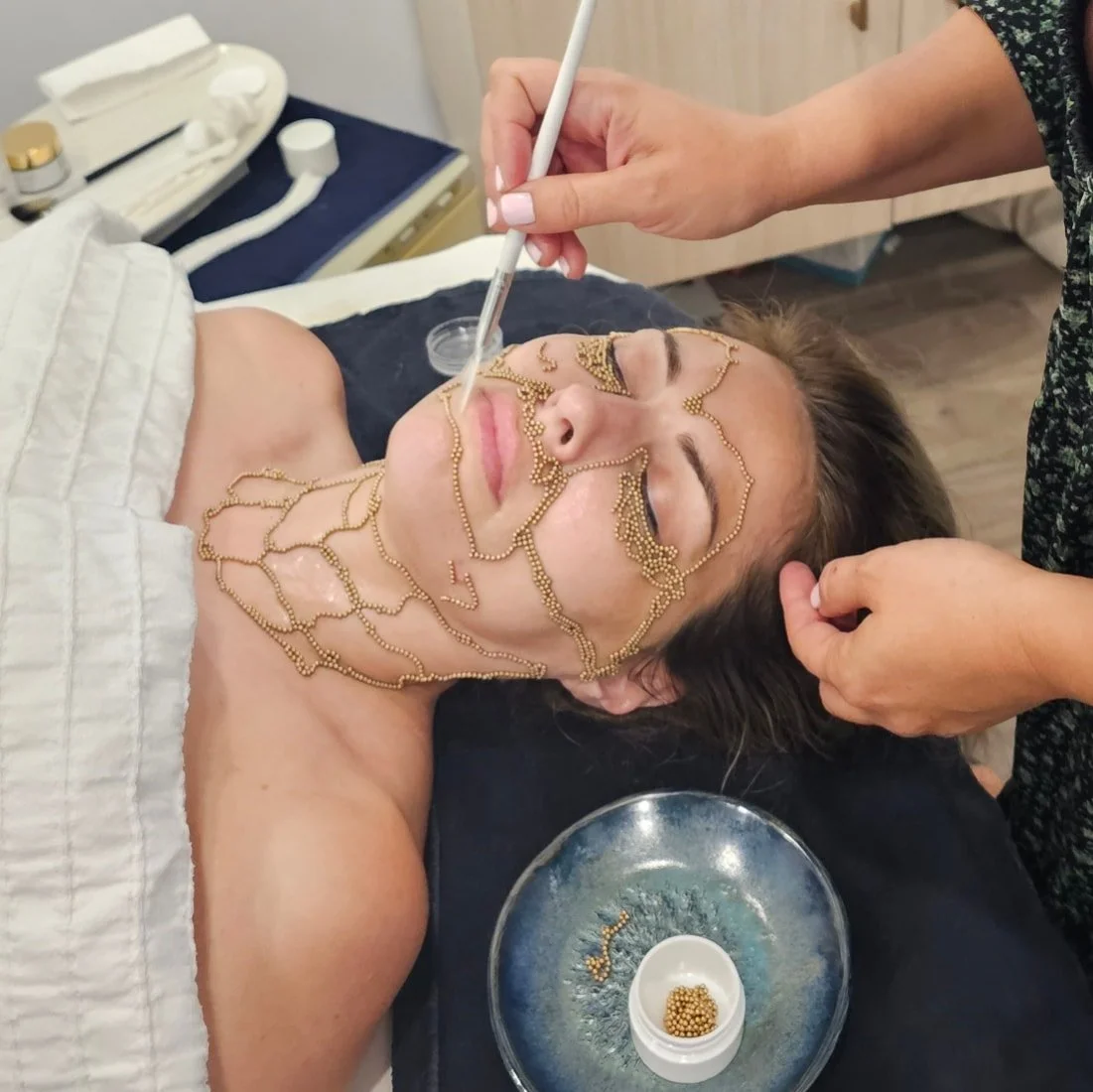 Qi beauty Facial and neck Treatment 