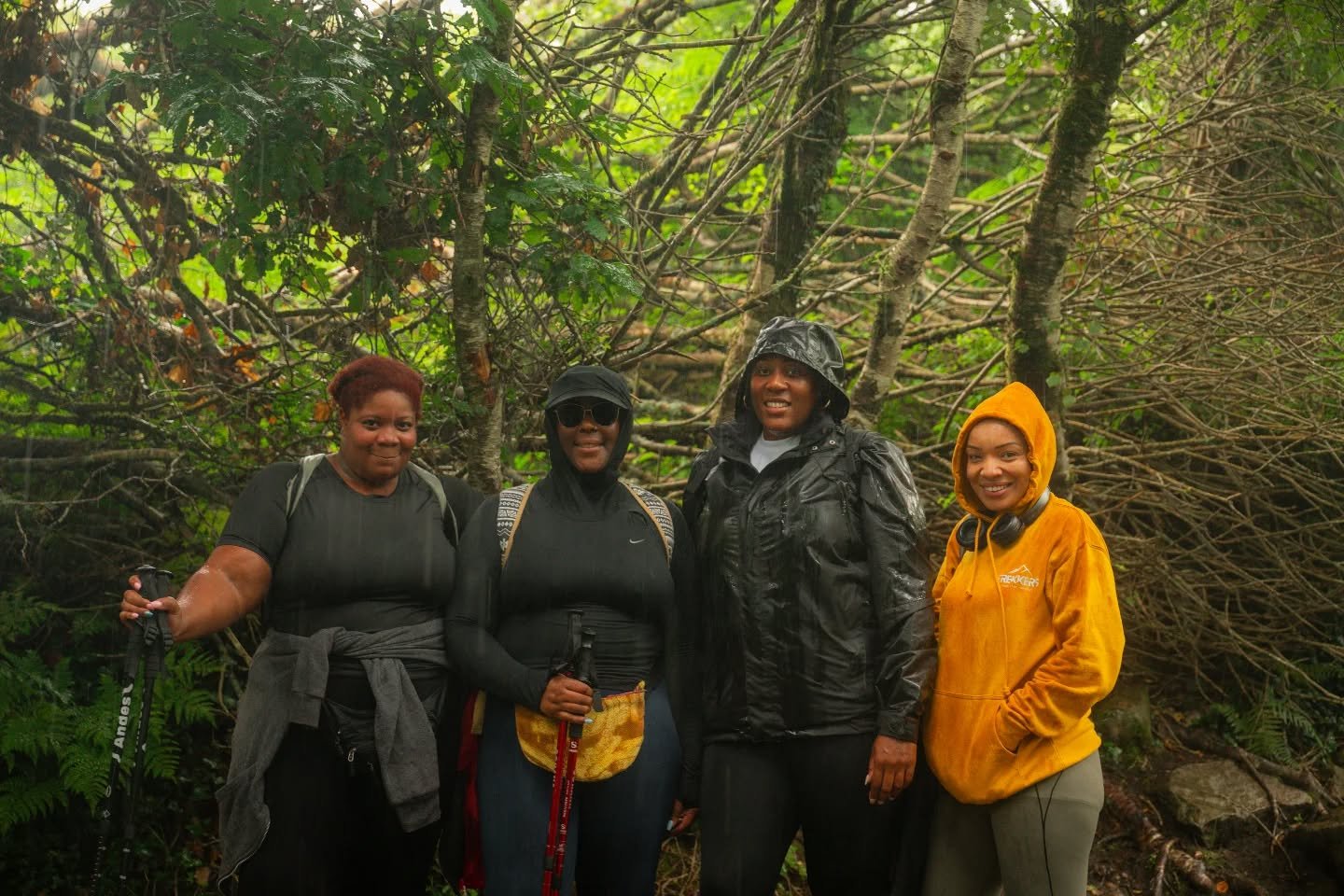 The weather wasn&rsquo;t perfect🌧 but the picture is🤌🏿 The beauty shines behind us, and the light shines from within✨️

📸@mrla4k behind the lens

#outdooradventures #natureconnection #naturephotography📷 #birminghamcommunity #westmidlands