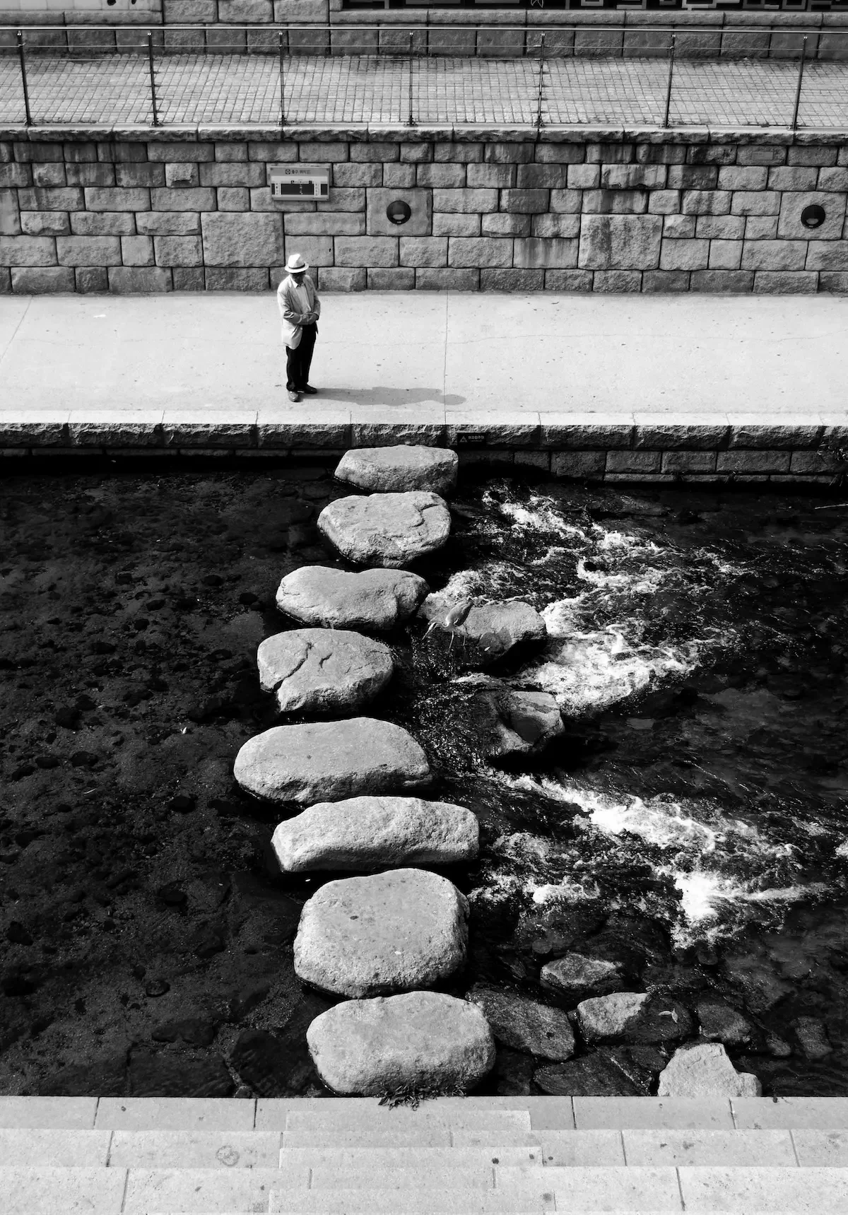 Symbolbild für psychotherapeutischen Weg – Schritt für Schritt zu Stabilität und Klarheit