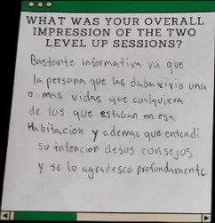 An anonymous handwritten student feedback form written in Spanish. The transcription and an English translation follow below the image.