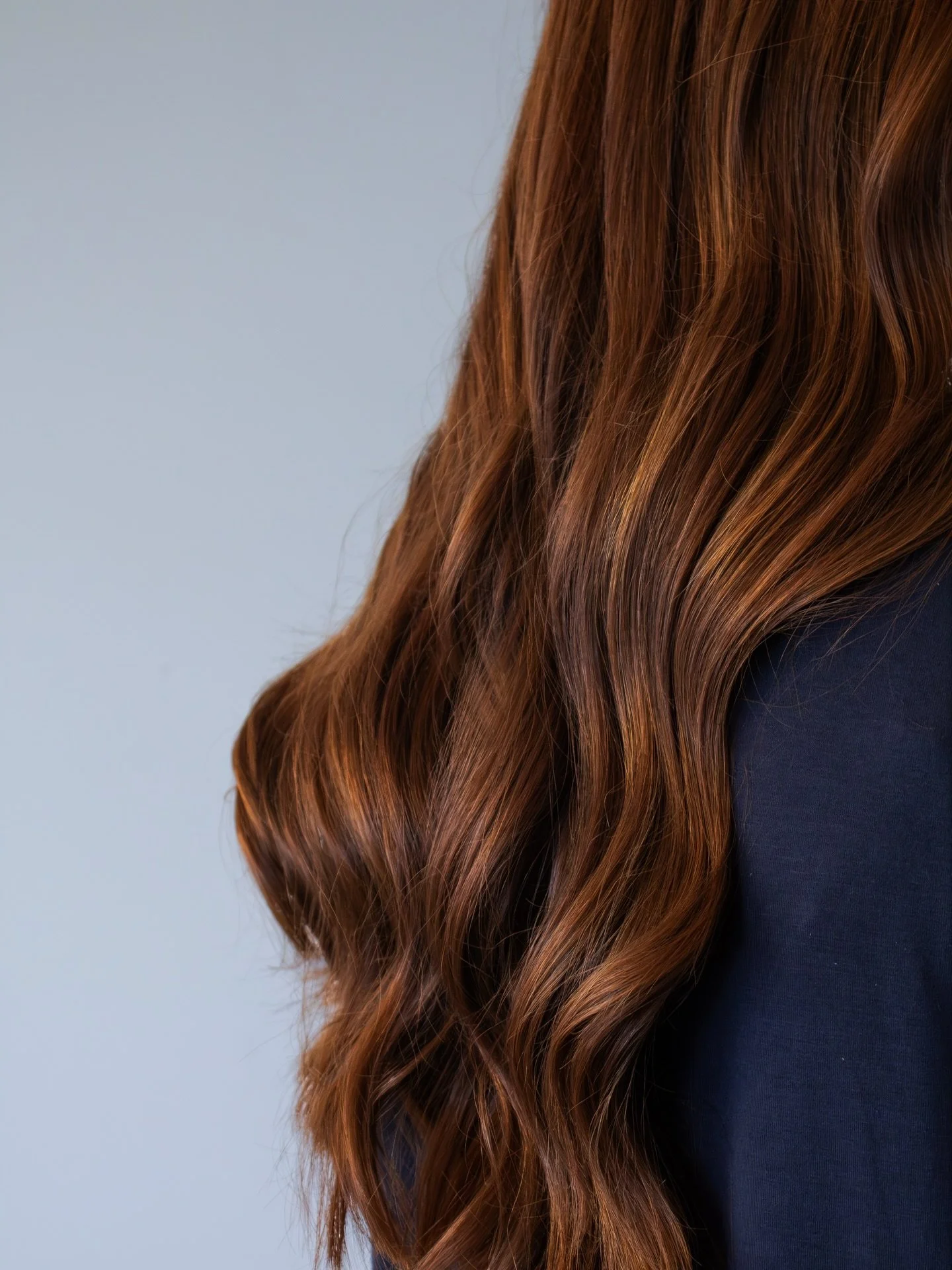 Achieve this style in JUST 3 steps &darr;

[01] PREP
Opt for lightweight products that won&rsquo;t weigh your hair down when styling. We recommend L&rsquo;ANZA Design Foam for MAX body and bounce.

[02] SECTION 
Divide your hair into 3 main horizonta