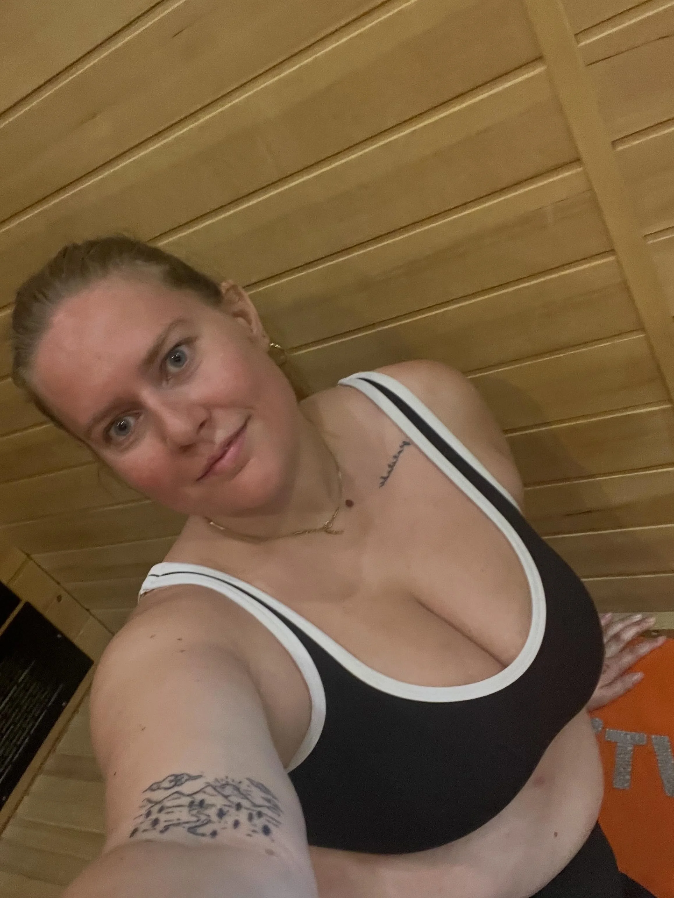 🤠 🌺🐃☀️🌶️🎾🐎🧘&zwj;♀️