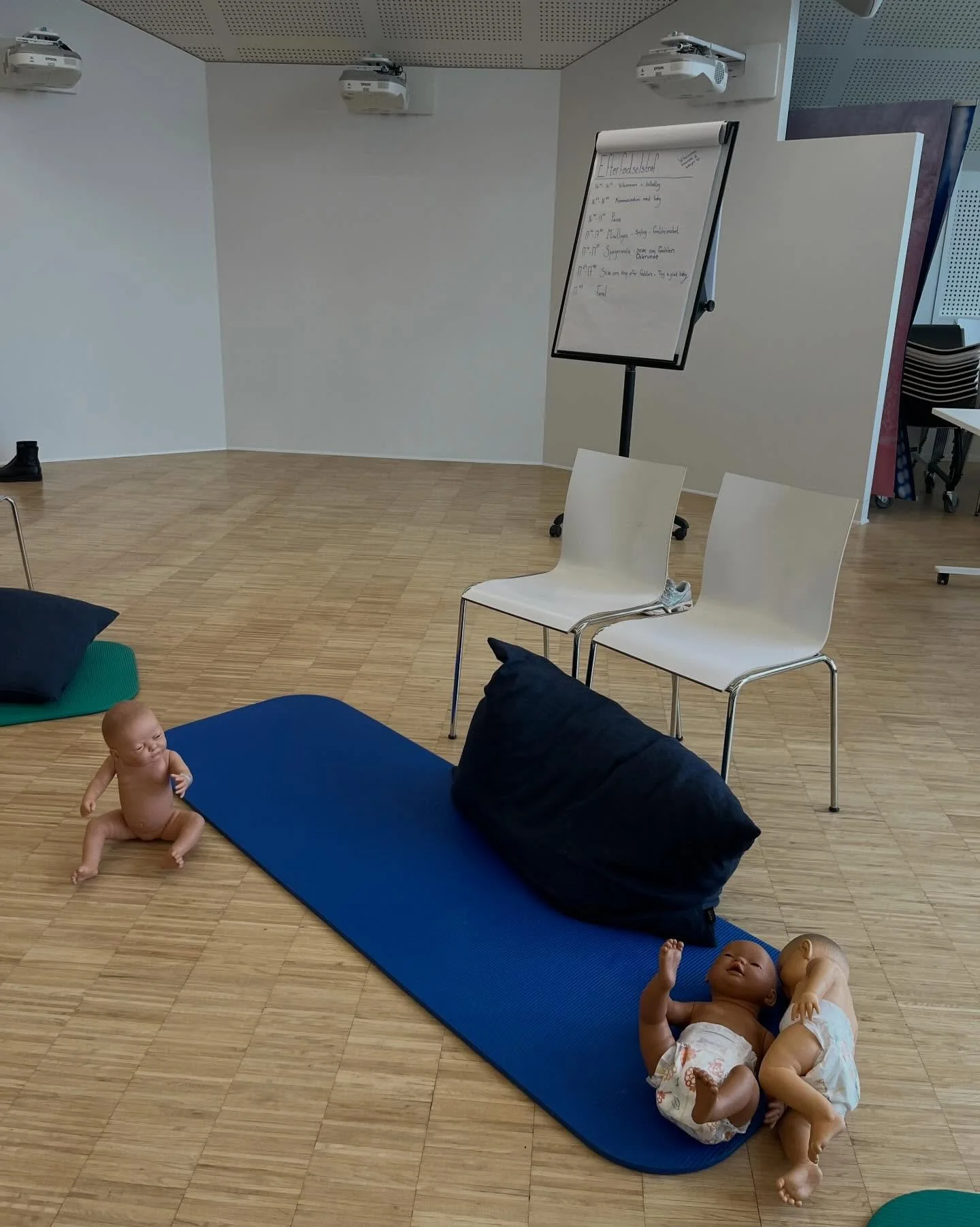 Birth preparation &amp; post-natal period course done ✔️ for K&oslash;benhavns Professionsh&oslash;jskole. So interesting trying to apply my psychomotor therapy degree alongside midwifery &amp; physical therapists - to help create a balanced, holisti