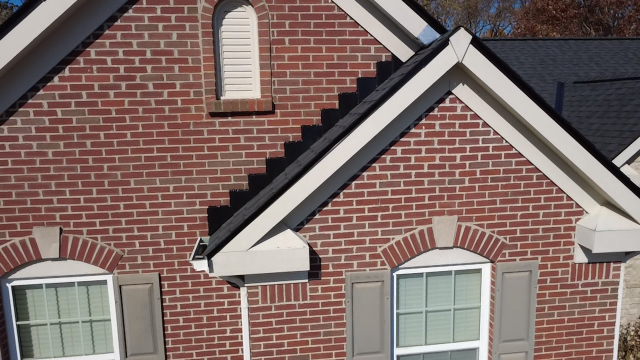 Union KY Gutter & Roofing Replacement – Protecting Homes From Water Damage

Union homeowners rely on HavenRise Exteriors for complete roofing and gutter system upgrades. Our new 6-inch seamless gutters, combined with premium roofing materials.