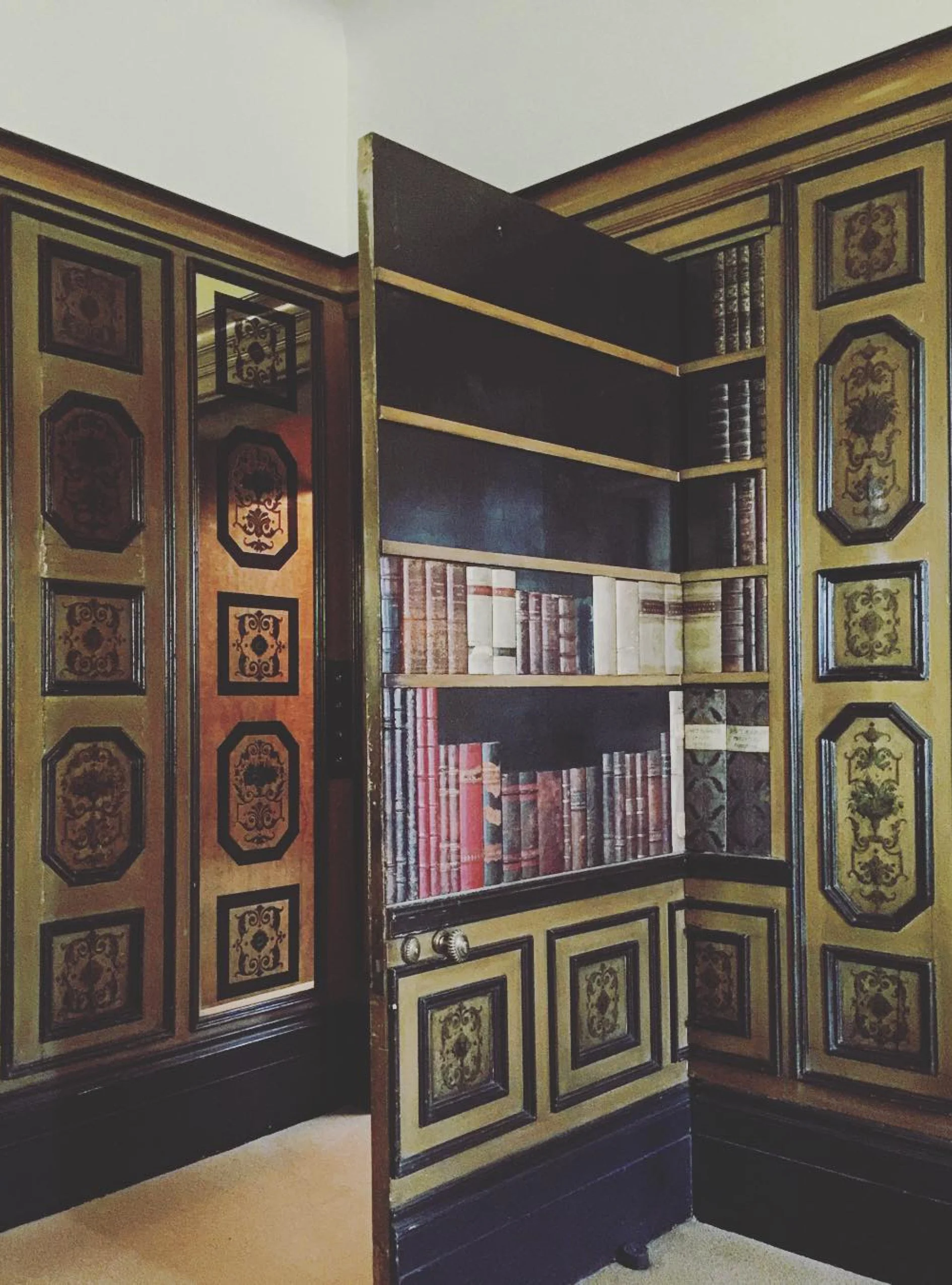 2015 - Eltham Palace, Stephen & Virginia Courtauld (socialites), Eltham, UK