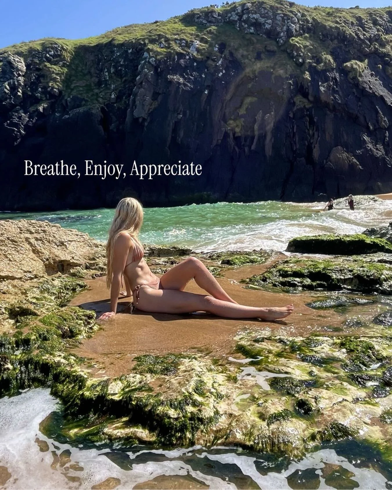 Pausing is important. I find I get so focused on what im doing that I forget that this whole being alive thing is actually really quite beautiful ✨