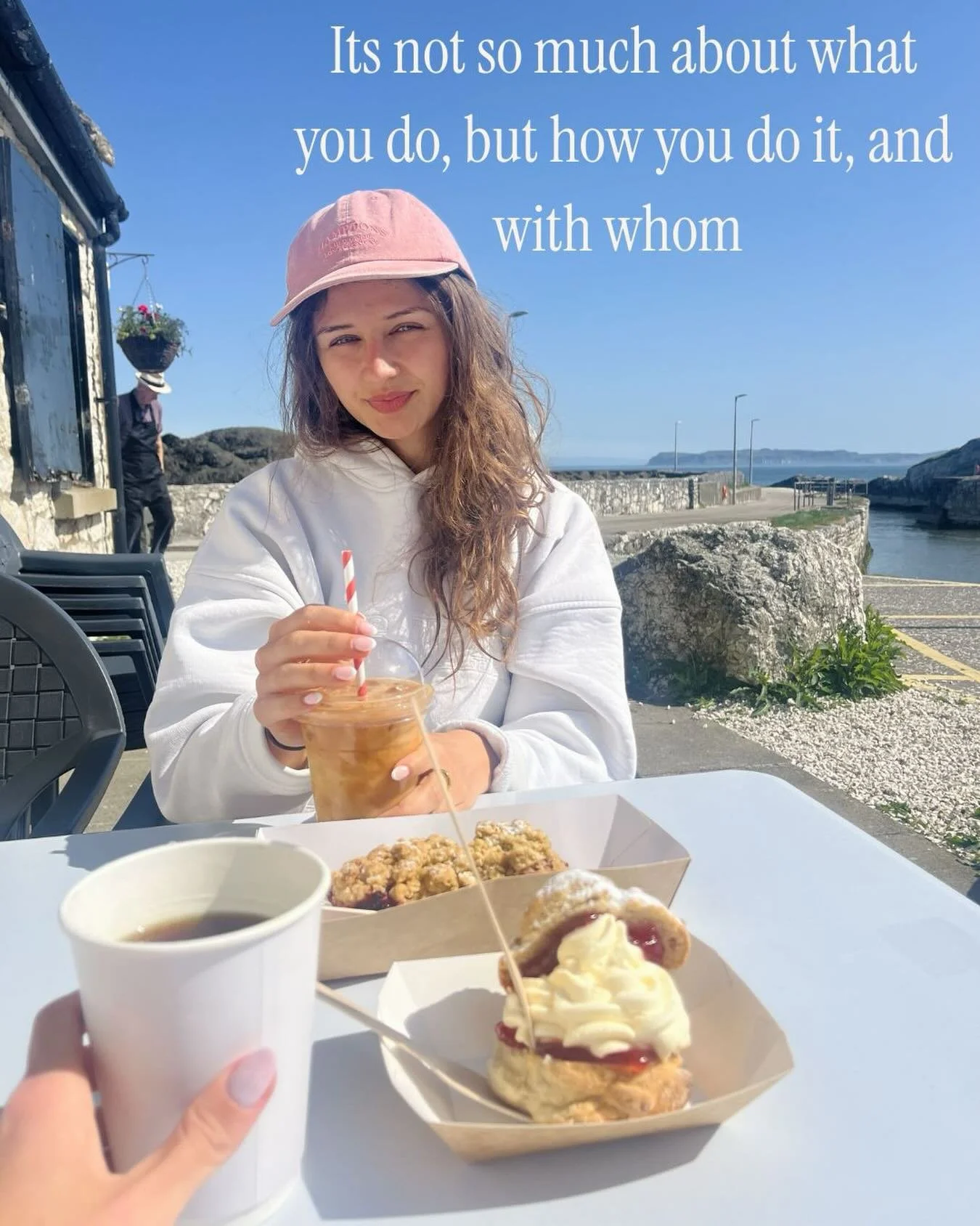The quality of our ideas, our work and our energy all stem from us. Who we surround ourselves with influences our state and the quality of what we produce .
🌸🌅Never underestimate the value of good company 🌅🌸
