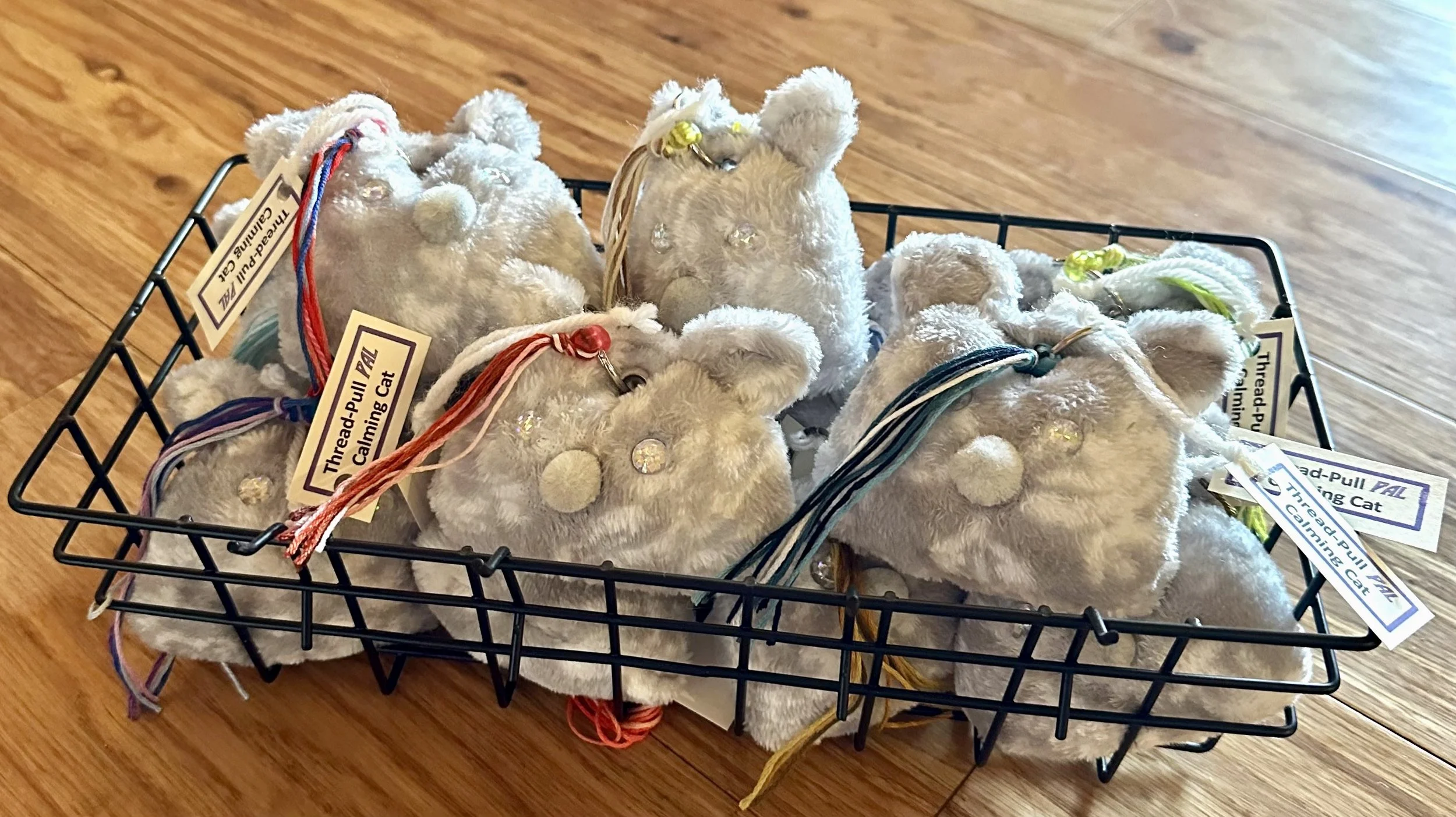 Thread-Pull Pal Calming Cat