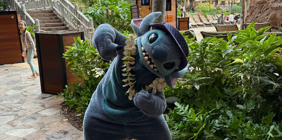 stitch at aulani.png
