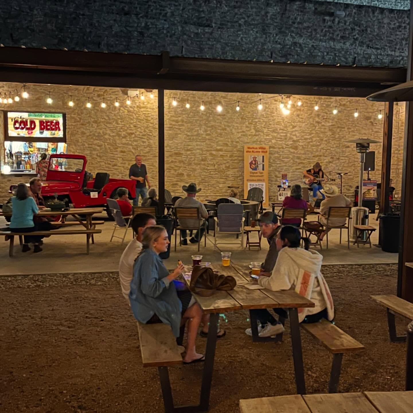 Live, local music on Saturday evenings from 6-8 pm 🎸