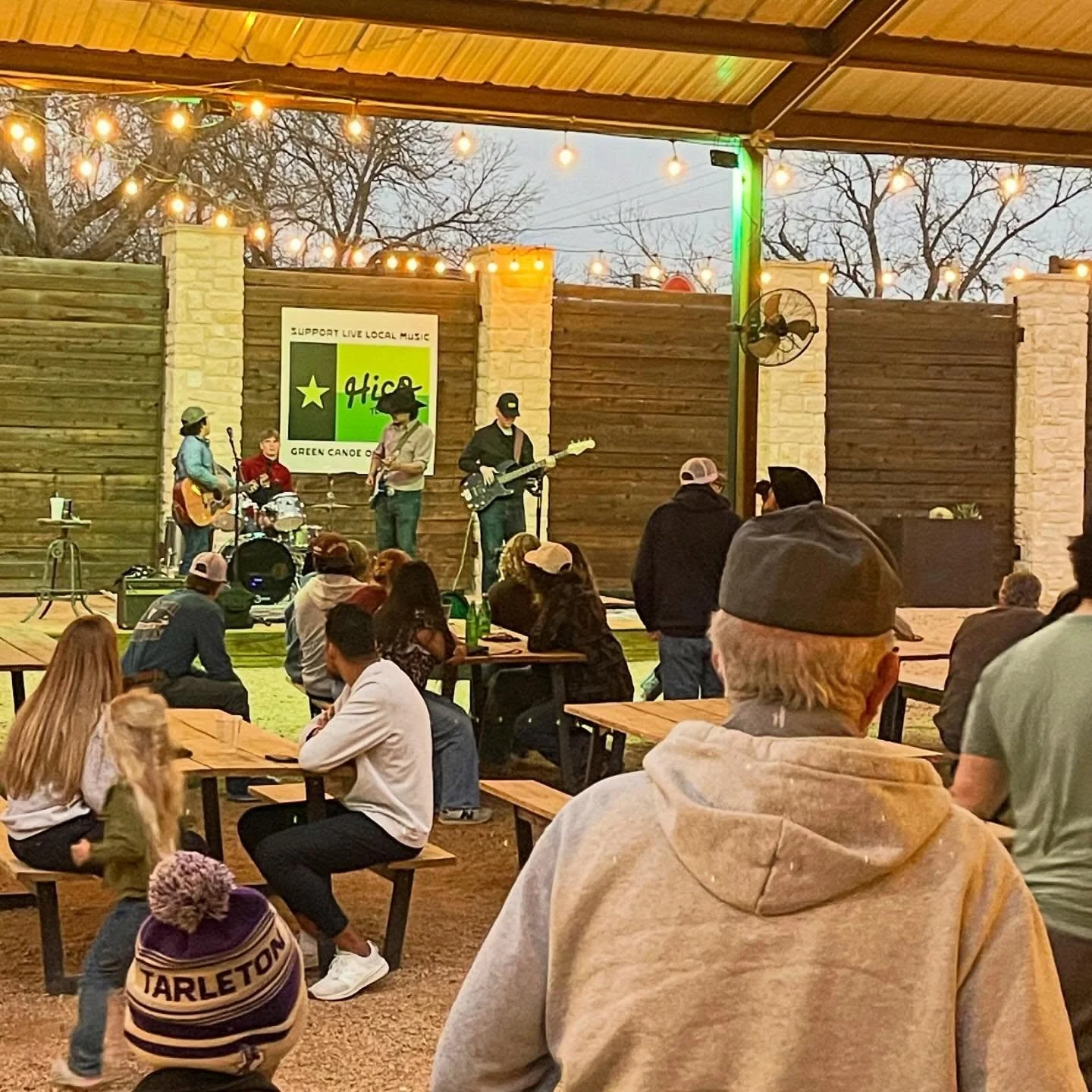 Another fun Saturday evening in Hico 🎸