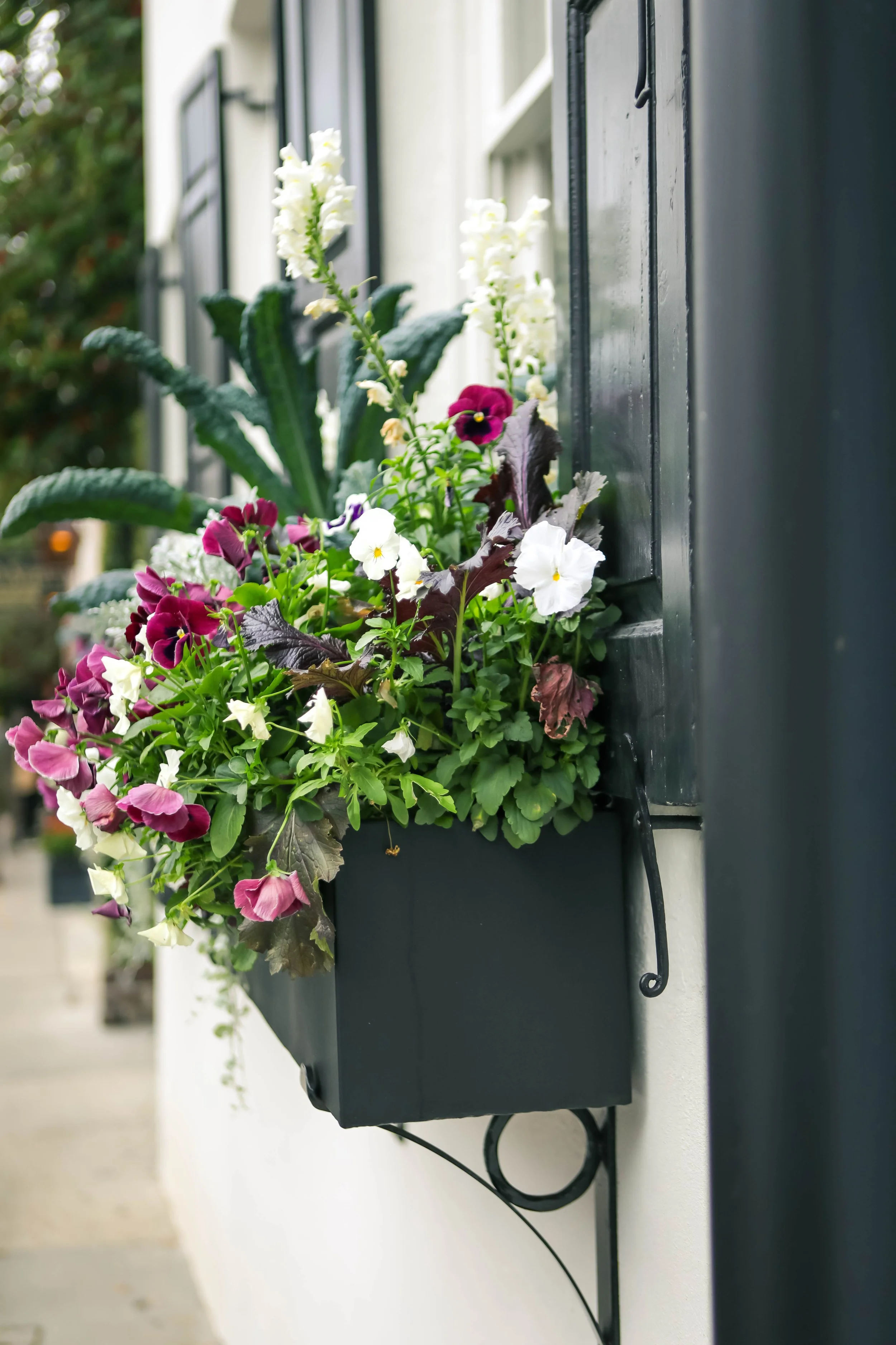 Create a Cozy Welcome Nook: A Simple Southern Tradition for a Warmer Home