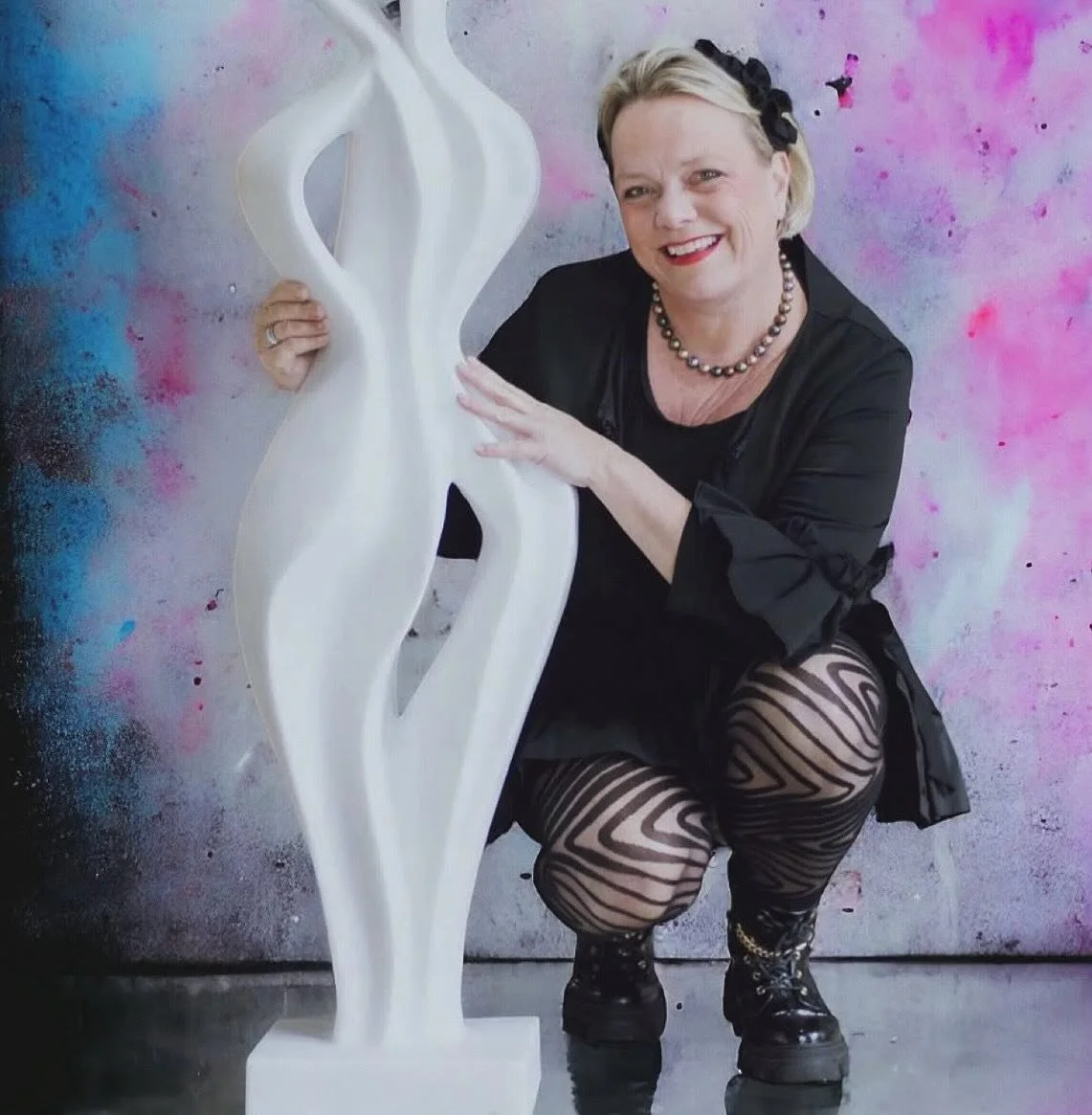 Sculptor Evelyne Brader-Frank