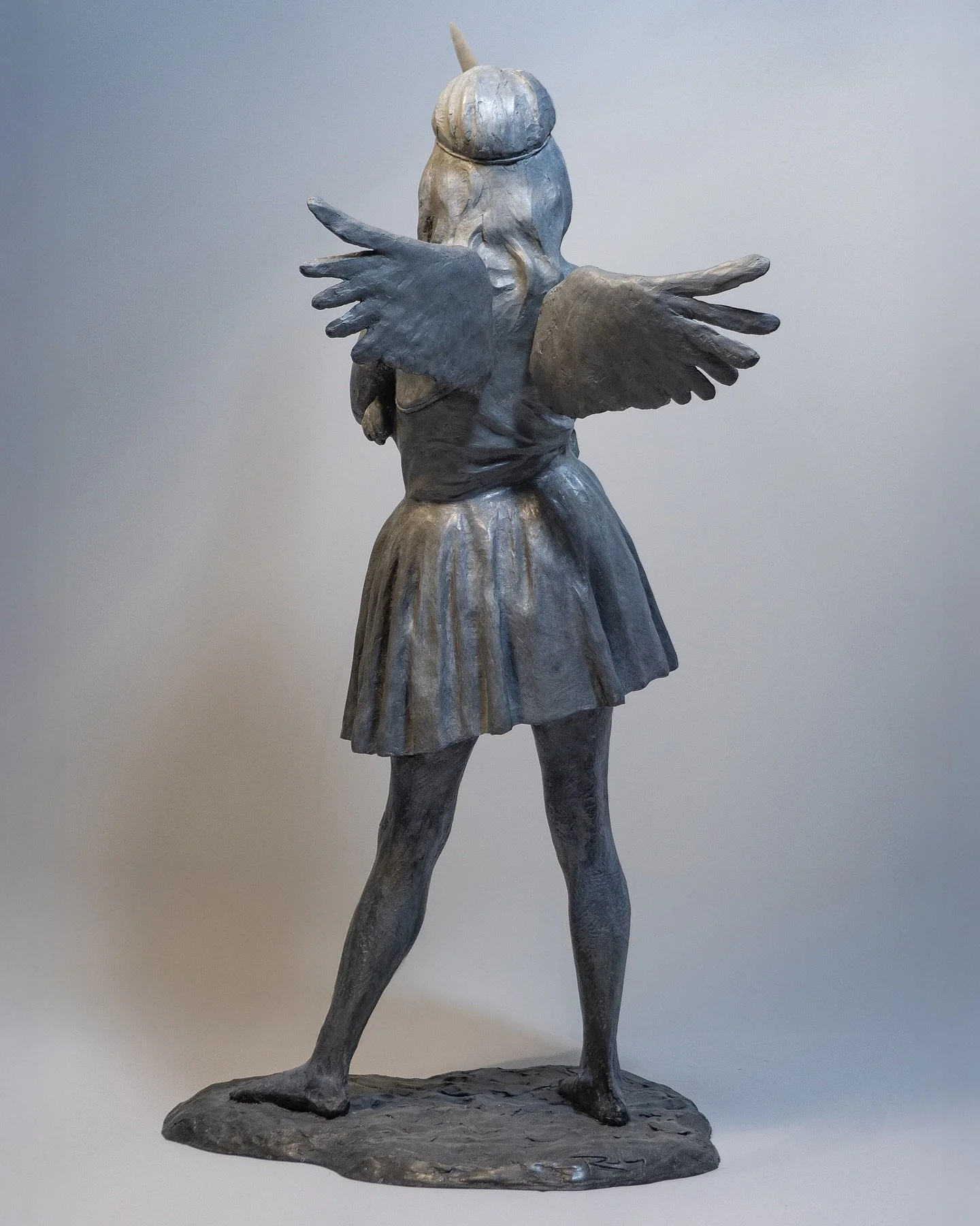 peterreuterbergsculptor__2025-10-01T174455.000Z_5.jpg