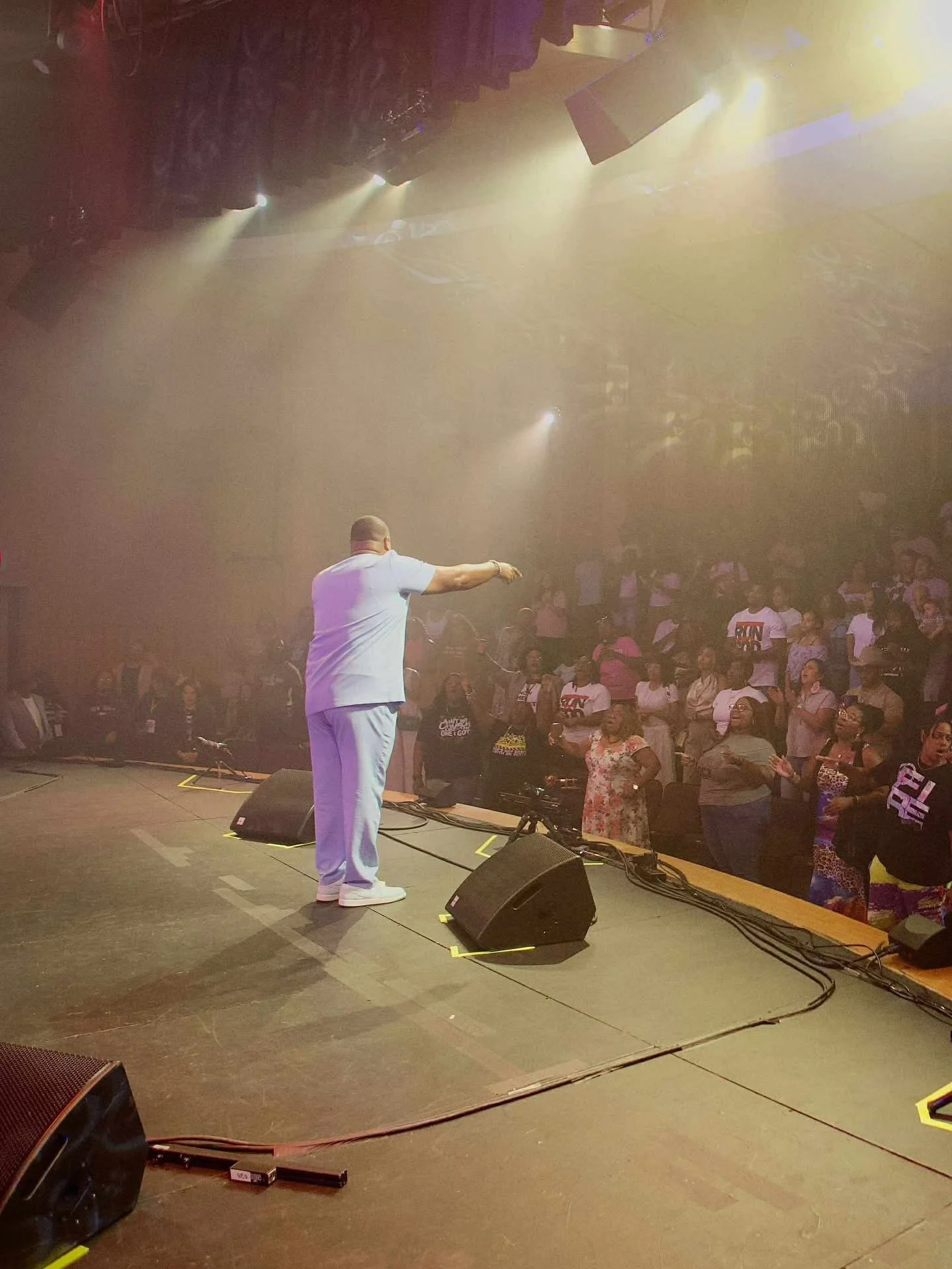 Pastor Dante Banks - Fire Conference Show (click to view)