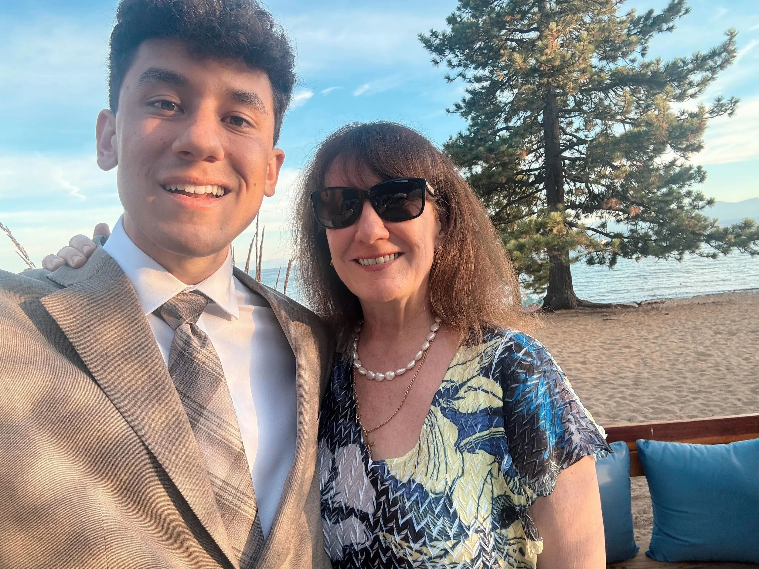 Happy Mother&rsquo;s Day to all the moms out there and a special shoutout to @kathyvalverde ! Hope today is full of laughter and joy ❤️