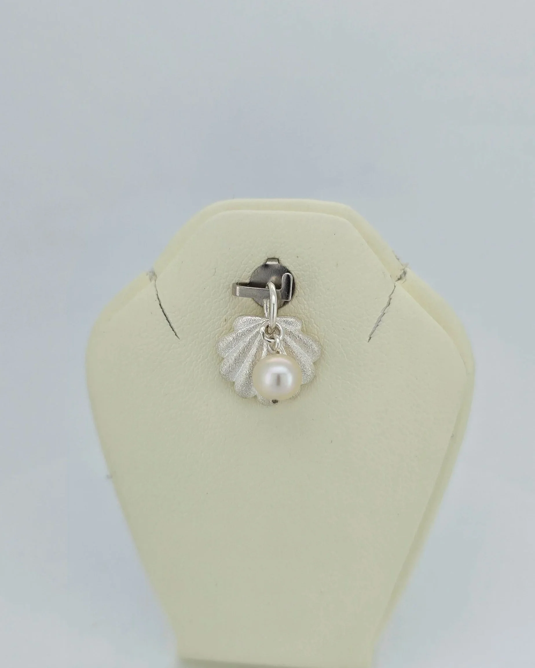 Sterling Silver Scallop Pendant with Freshwater Pearl