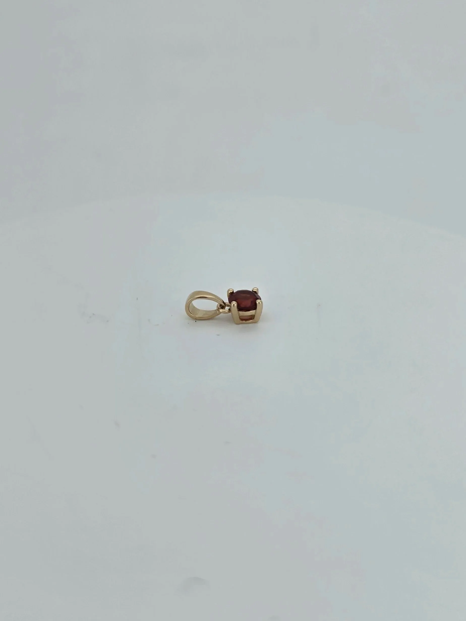 9ct Yellow Gold Garnet January Birthstone Pendant