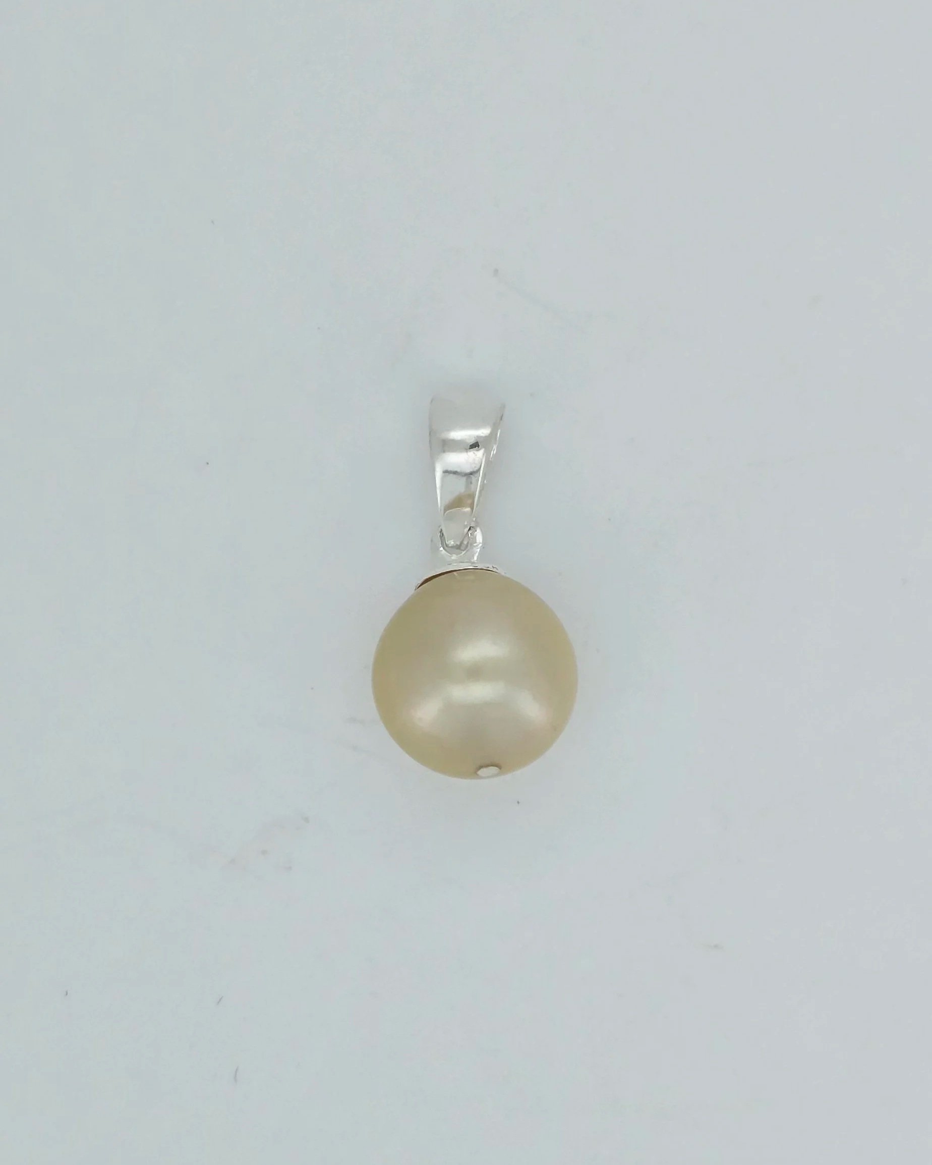 Sterling silver pendant with South Sea Pearl