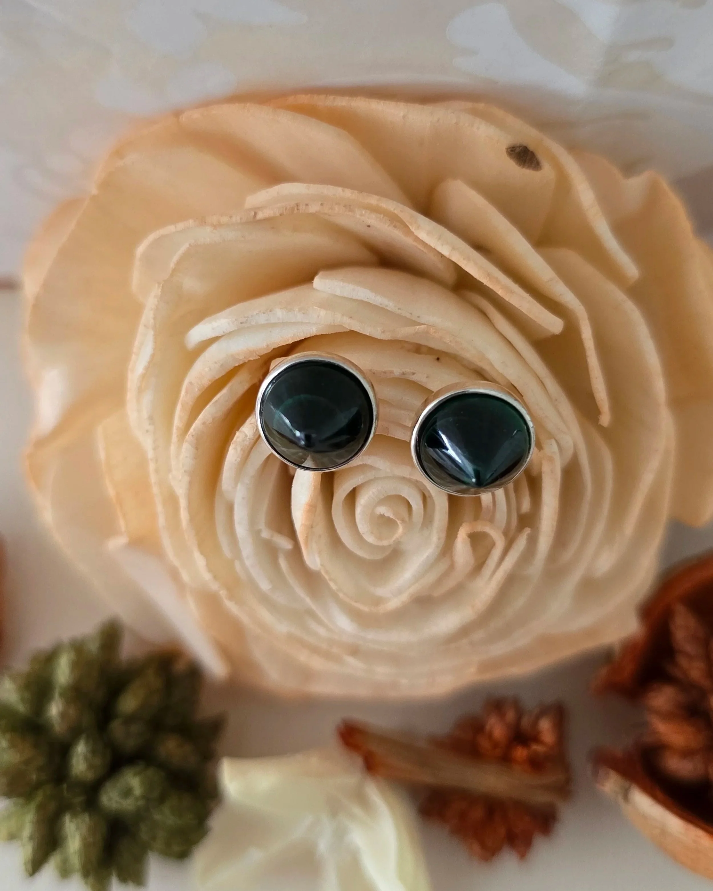 silver 8mm round Bloodstone studs