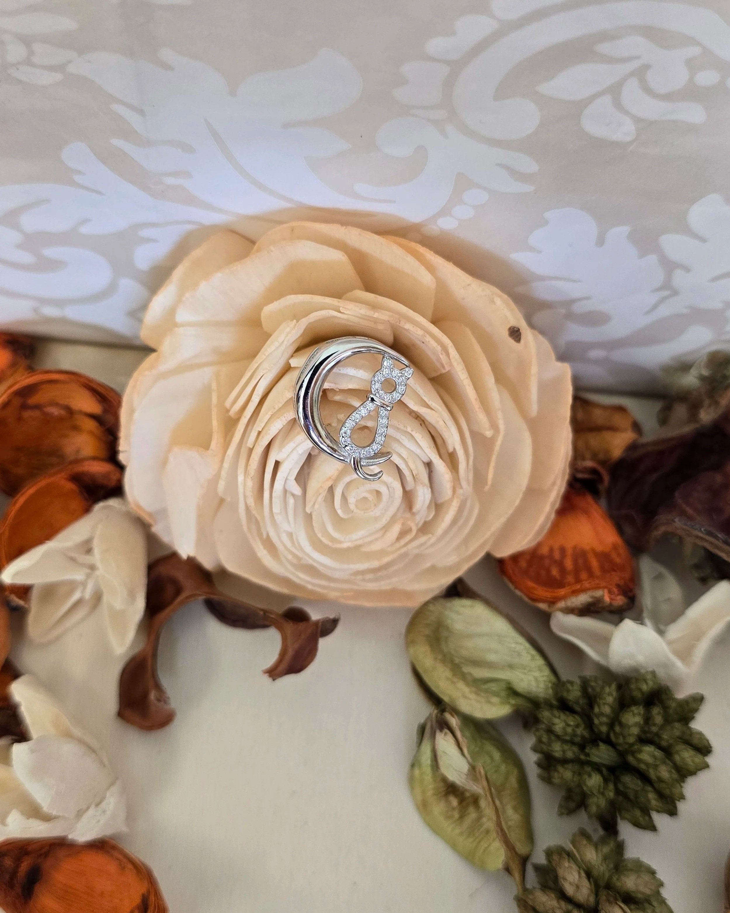 Silver cat & moon pendant