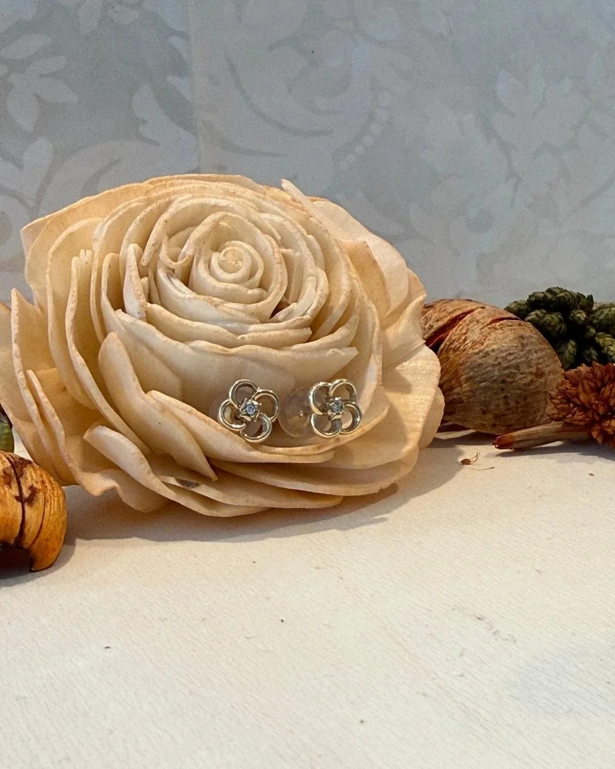 9ct Yellow gold flower stud earrings