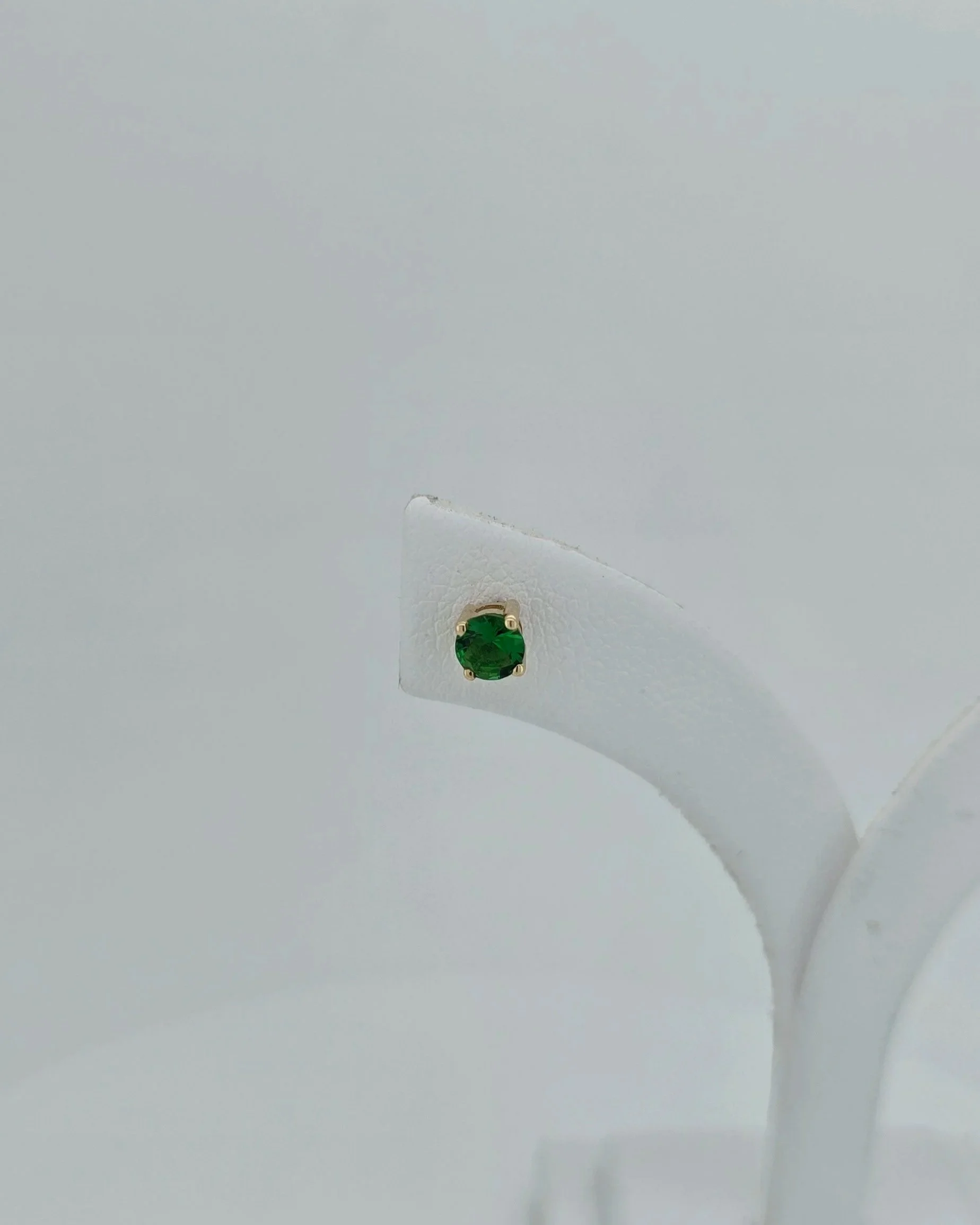 9ct Yellow Gold Synthetic Emerald Studs