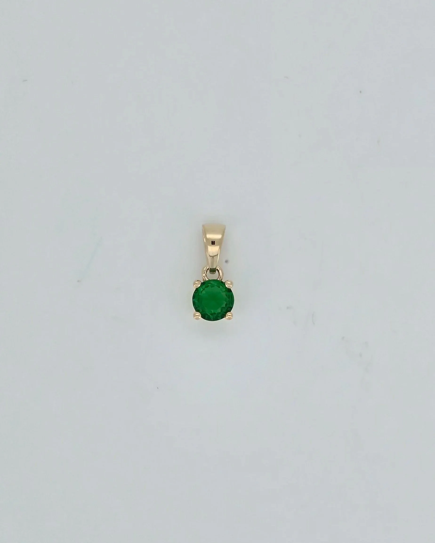 9ct Yellow Gold May Synthetic Emerald Pendant