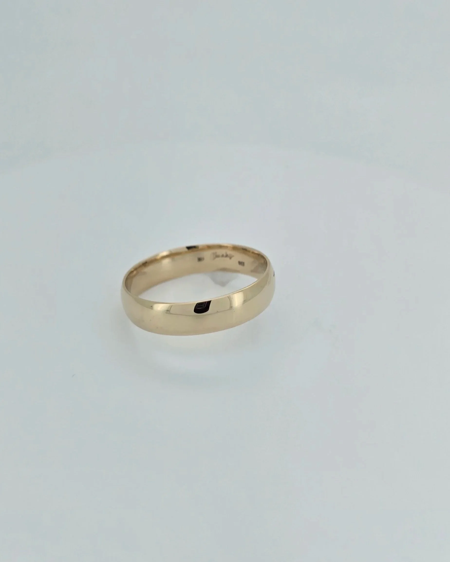 9ct Yellow Gold 5mm Wedding Band